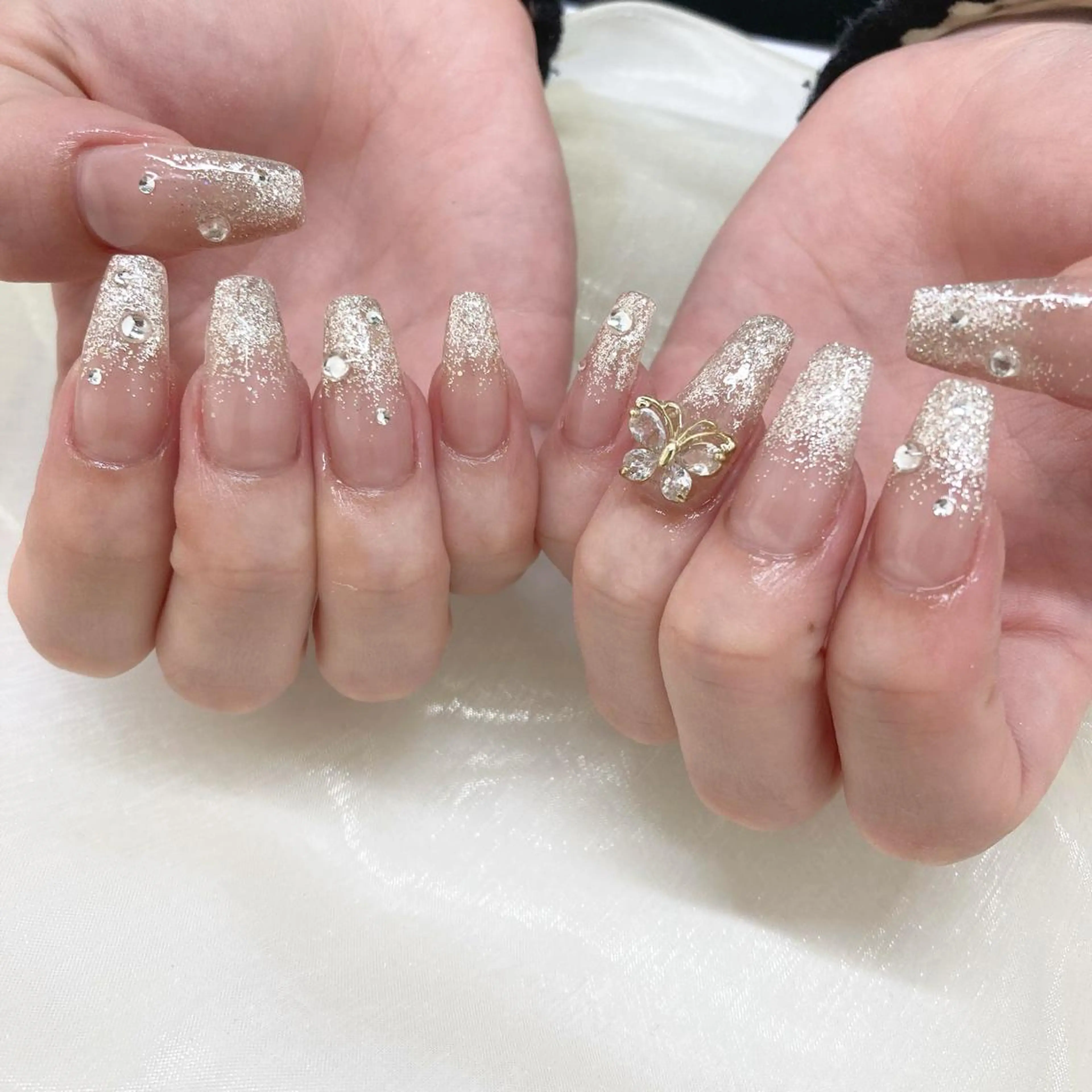 ネイル アートネイル クリアネイル フレンチネイル ジェルネイル ガーリー ハンドネイル GO TODAY SHAiRE SALON 表参道colore店所属・emmi nailのネイルデザイン