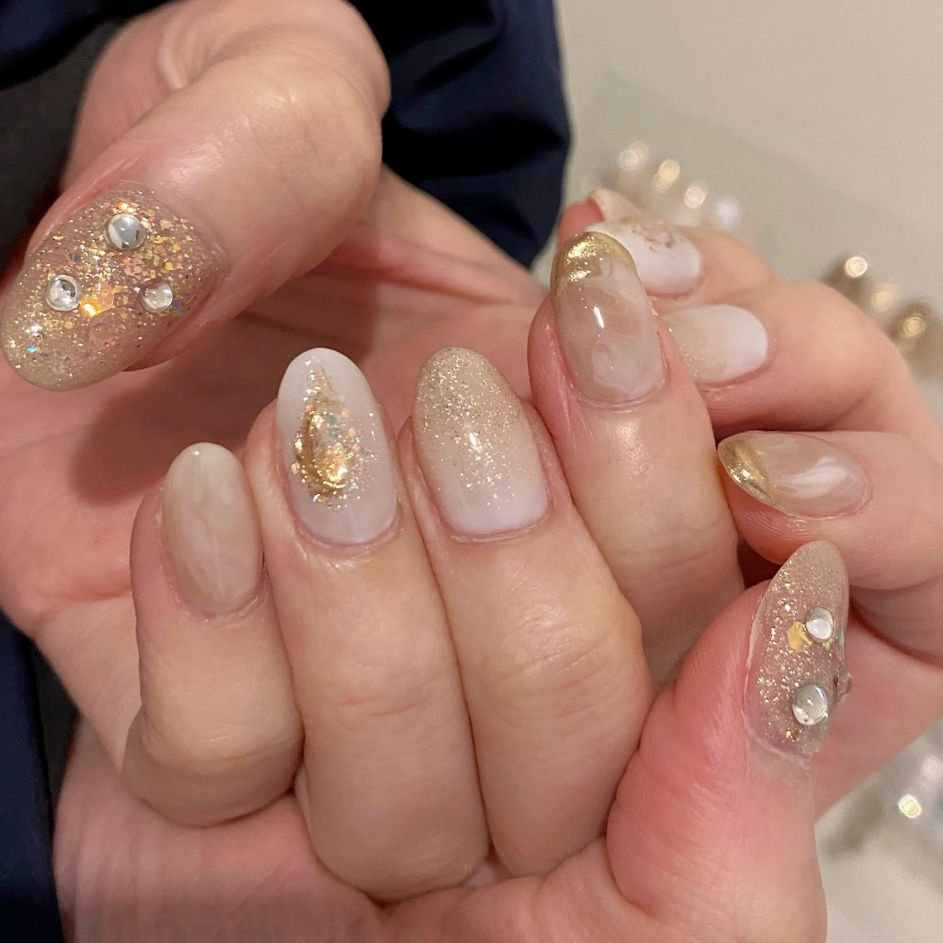 ネイル アートネイル ミラーネイル ニュアンスネイル ホワイト nail amuseのネイルデザイン