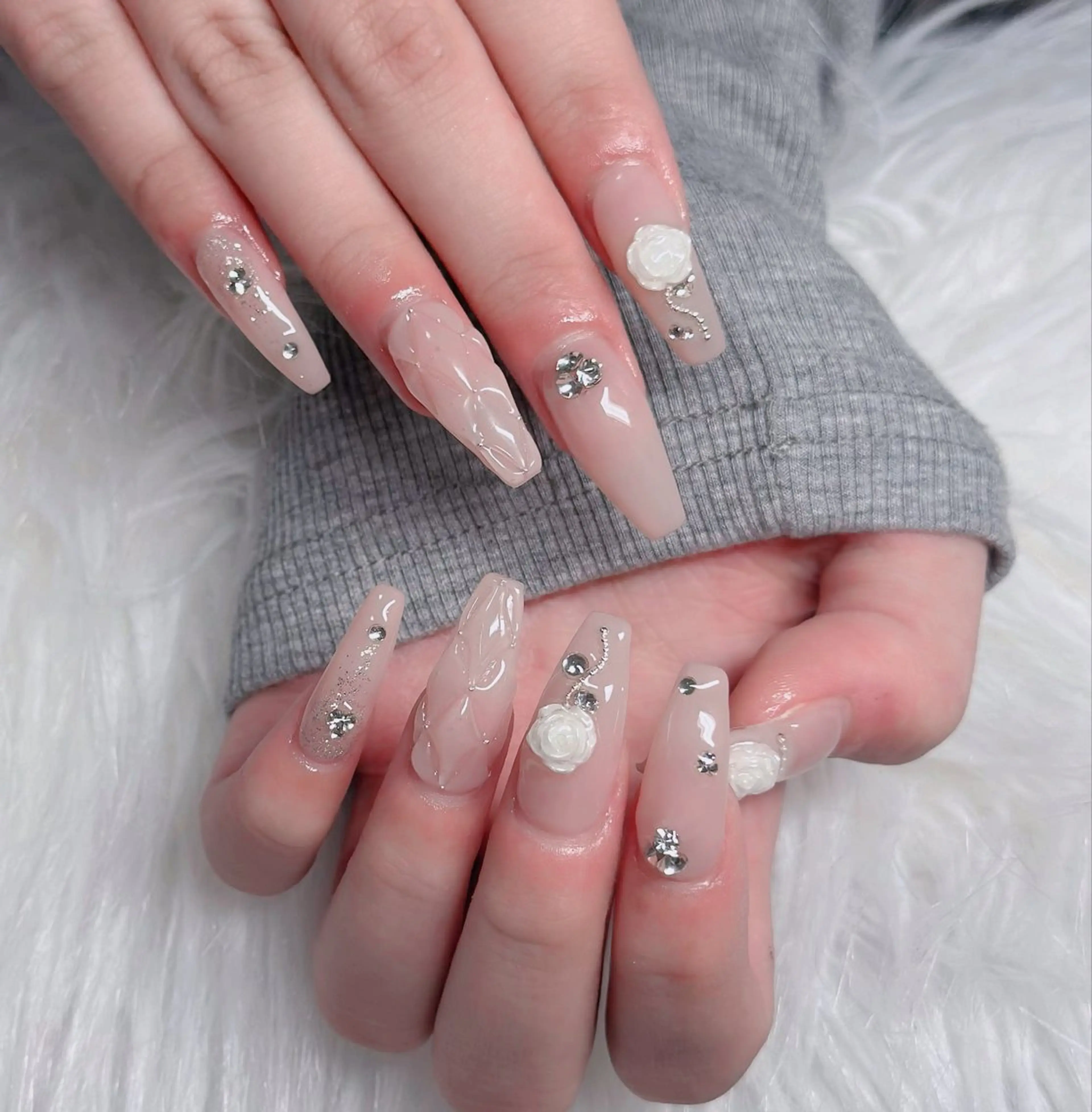 ネイル オーロラネイル フレンチネイル ジェルネイル ハロウィン キラキラネイル ハンドネイル H.baby Nail Salon所属・H.baby Nail Salonのネイルデザイン