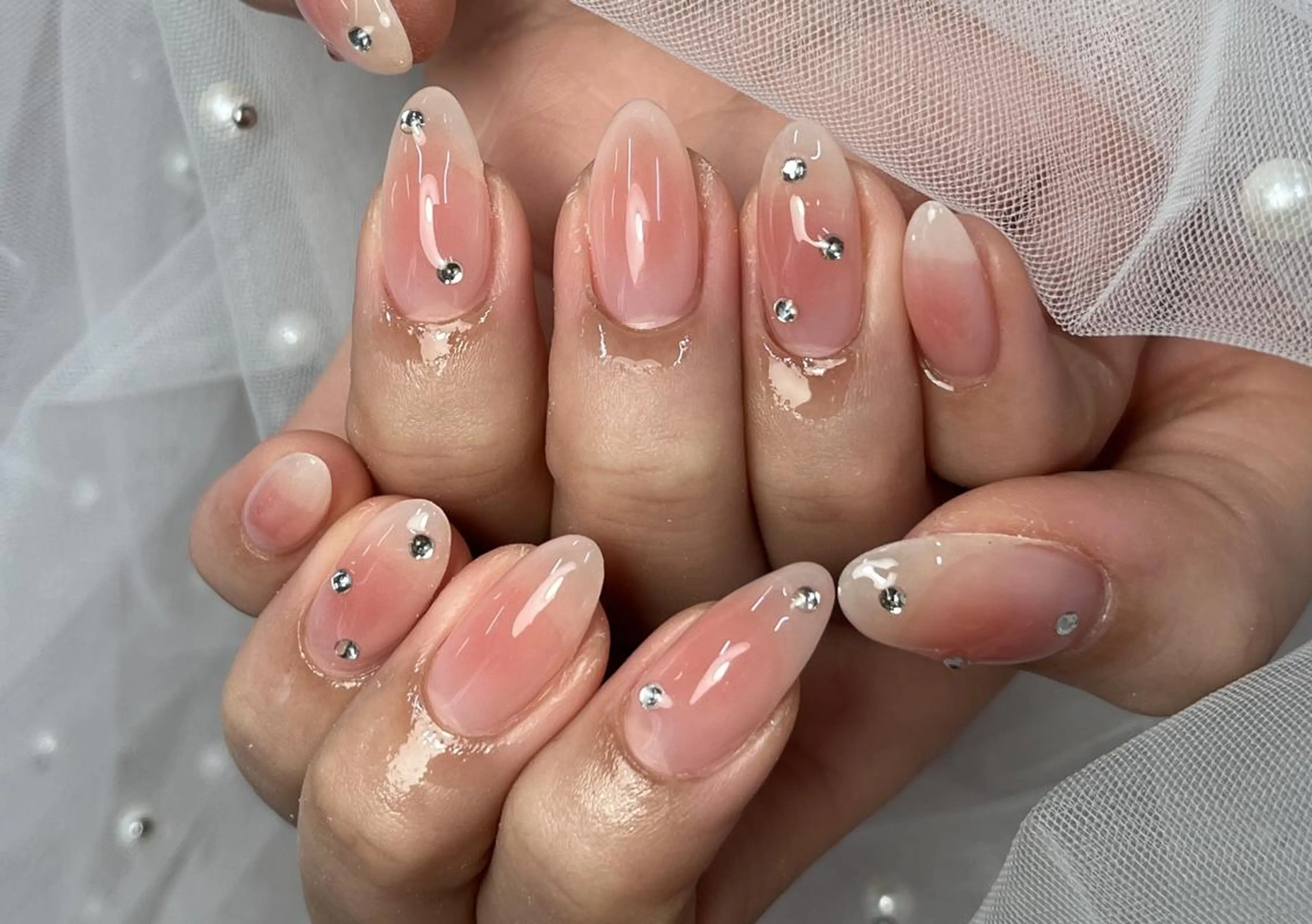 ネイル クリアネイル シンプルネイル ストーンネイル ハンドネイル ToliyDeliy ネイルサロンのネイルデザイン