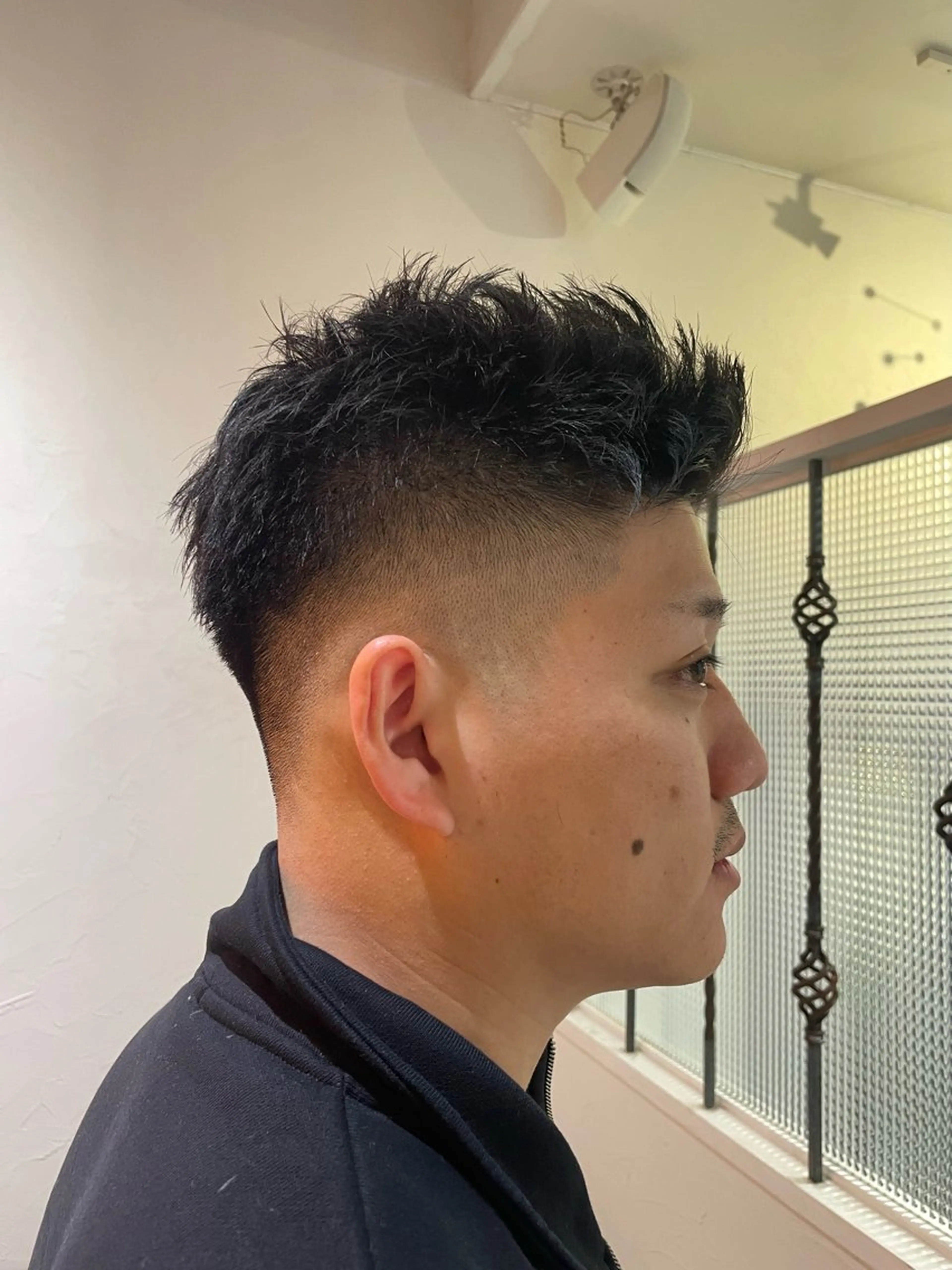 メンズ アップバング フェードカット メンズパーマ スキンフェード Men's hair salon First 中百舌鳥店所属・First なかもず 店 YUKIのヘアスタイル