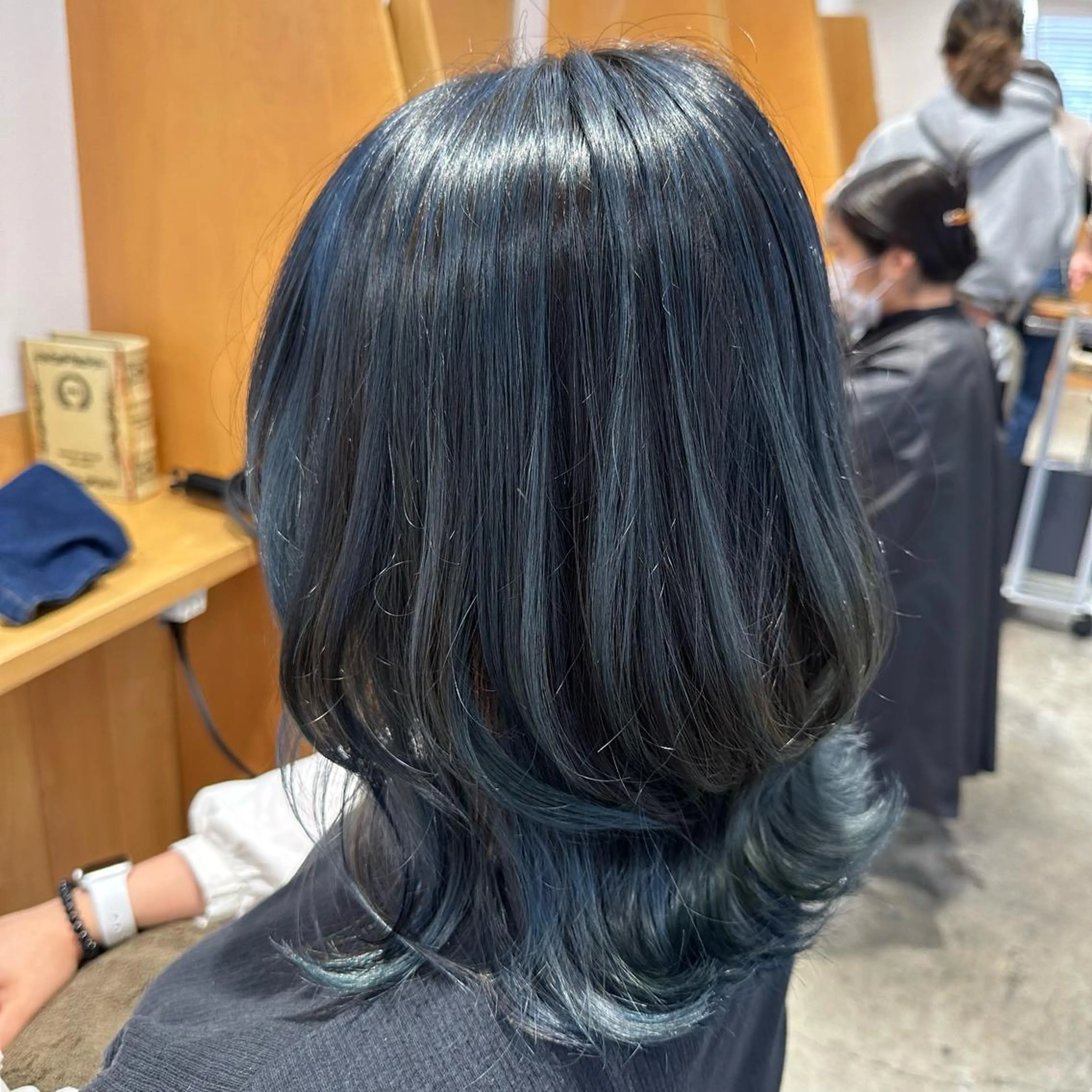 ミディアム ヘアカラー 🌈神バズり 100%色🌈のヘアスタイル