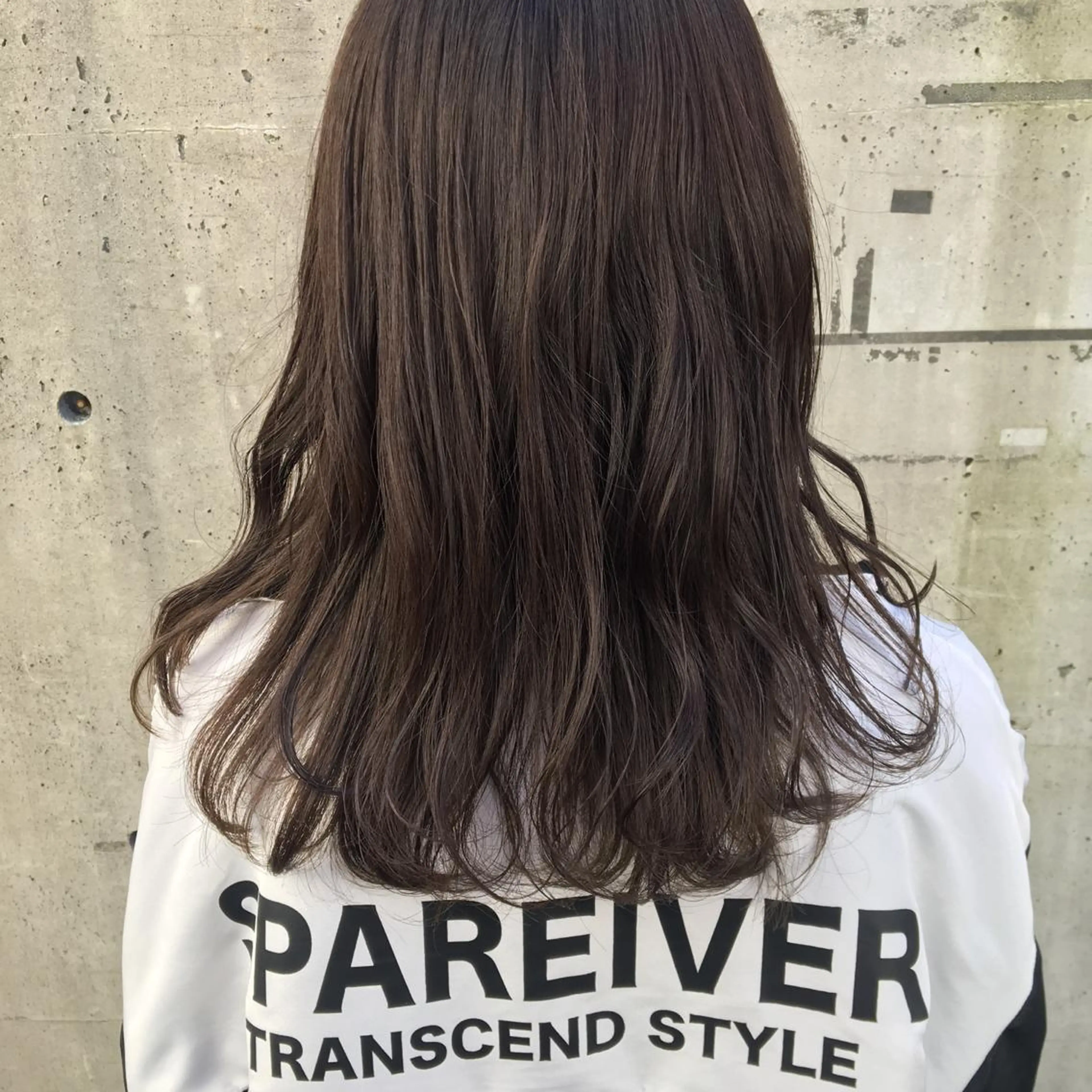 セミロング カラー グレージュ emme MIHO♡のヘアスタイル