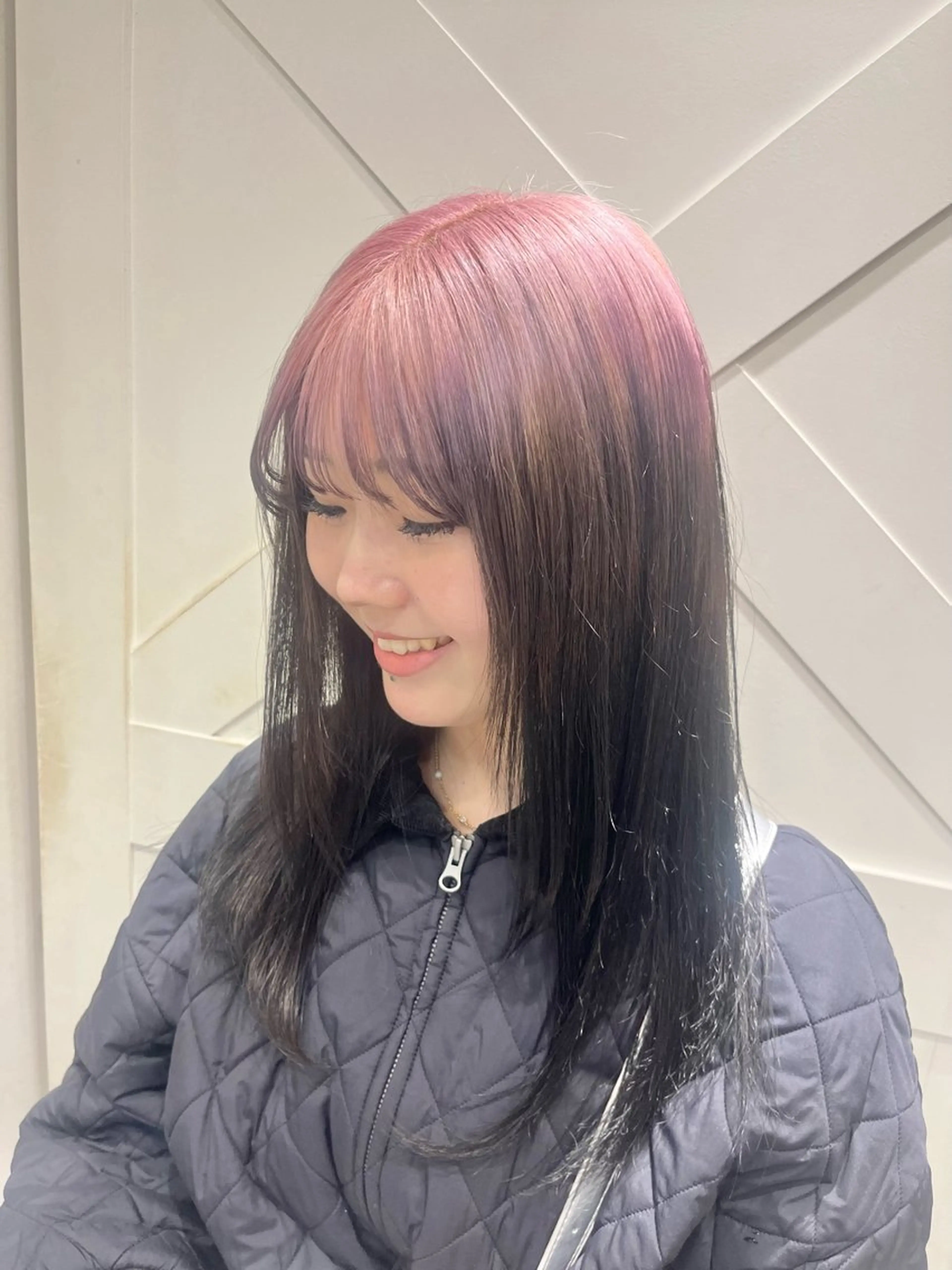セミロング カラー ブリーチ デザインカラー ピンクカラー ヘアカラー ケアブリーチカラー♡ エクステ♡しゅかのヘアスタイル