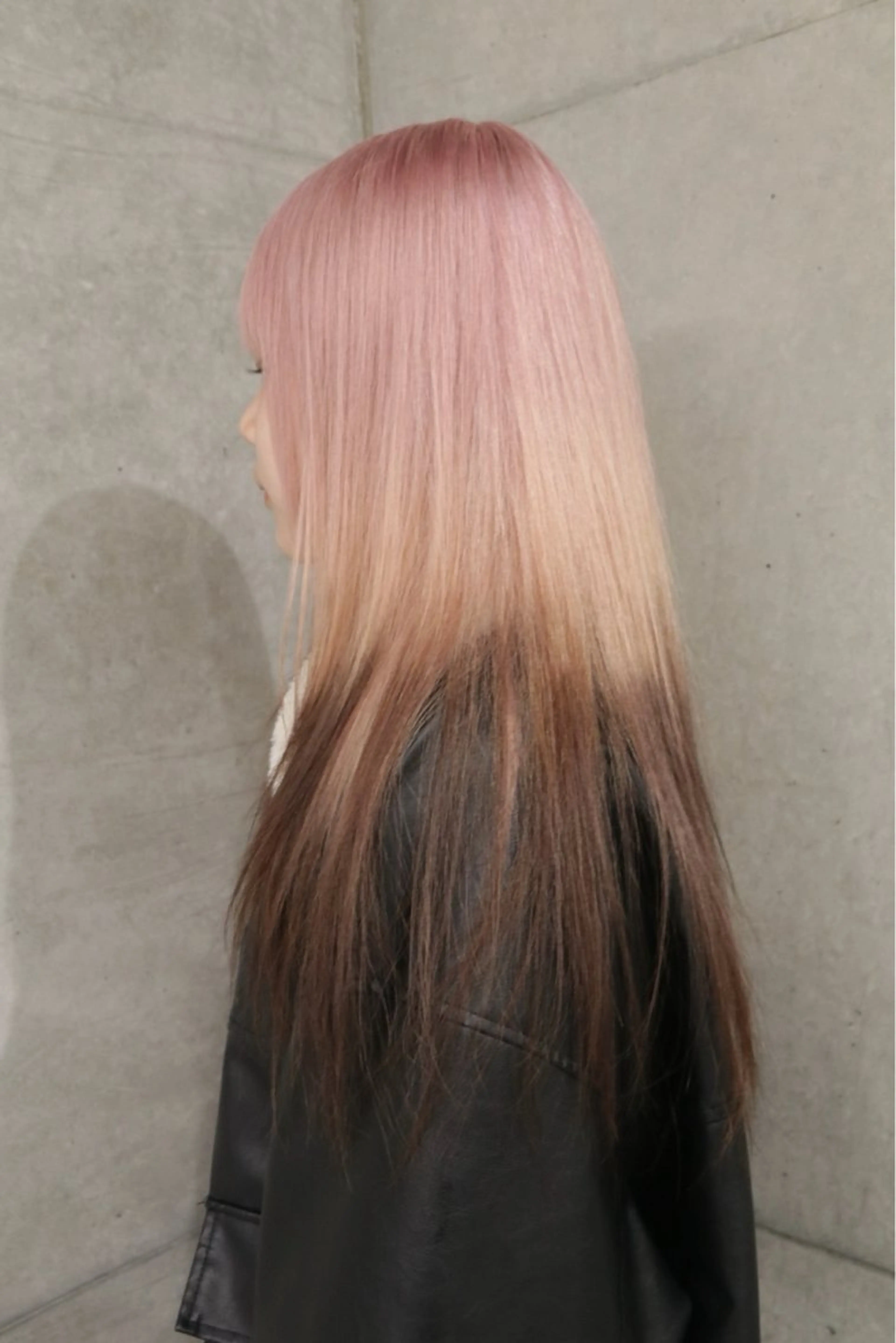 ロング カラー ブラウンカラー デザインカラー グラデーションカラー ピンクカラー レイヤーカットとハイ トーン/HIROKIのヘアスタイル