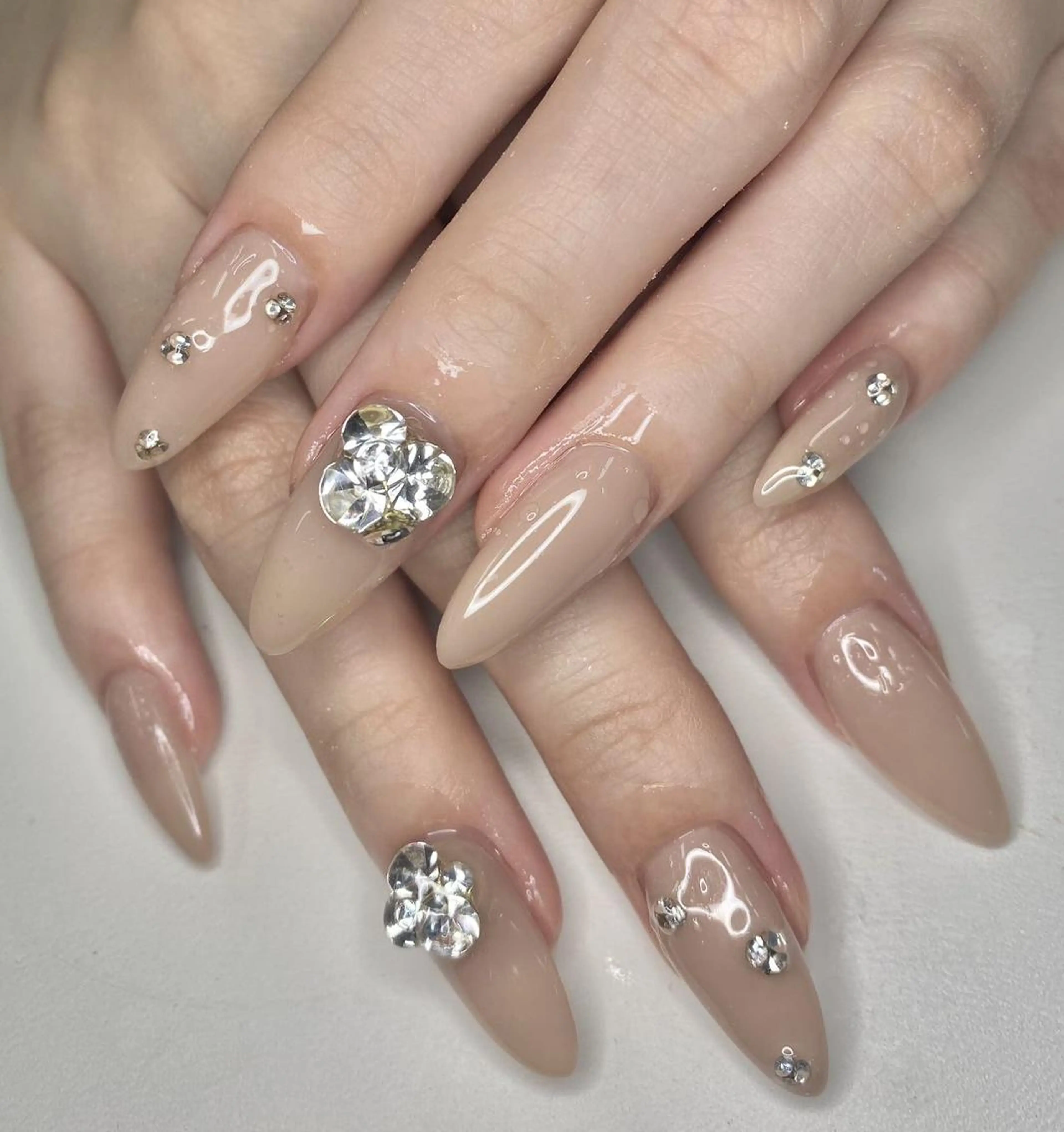 ネイル 長さ出し ネイルチップ Queens ciciのネイルデザイン