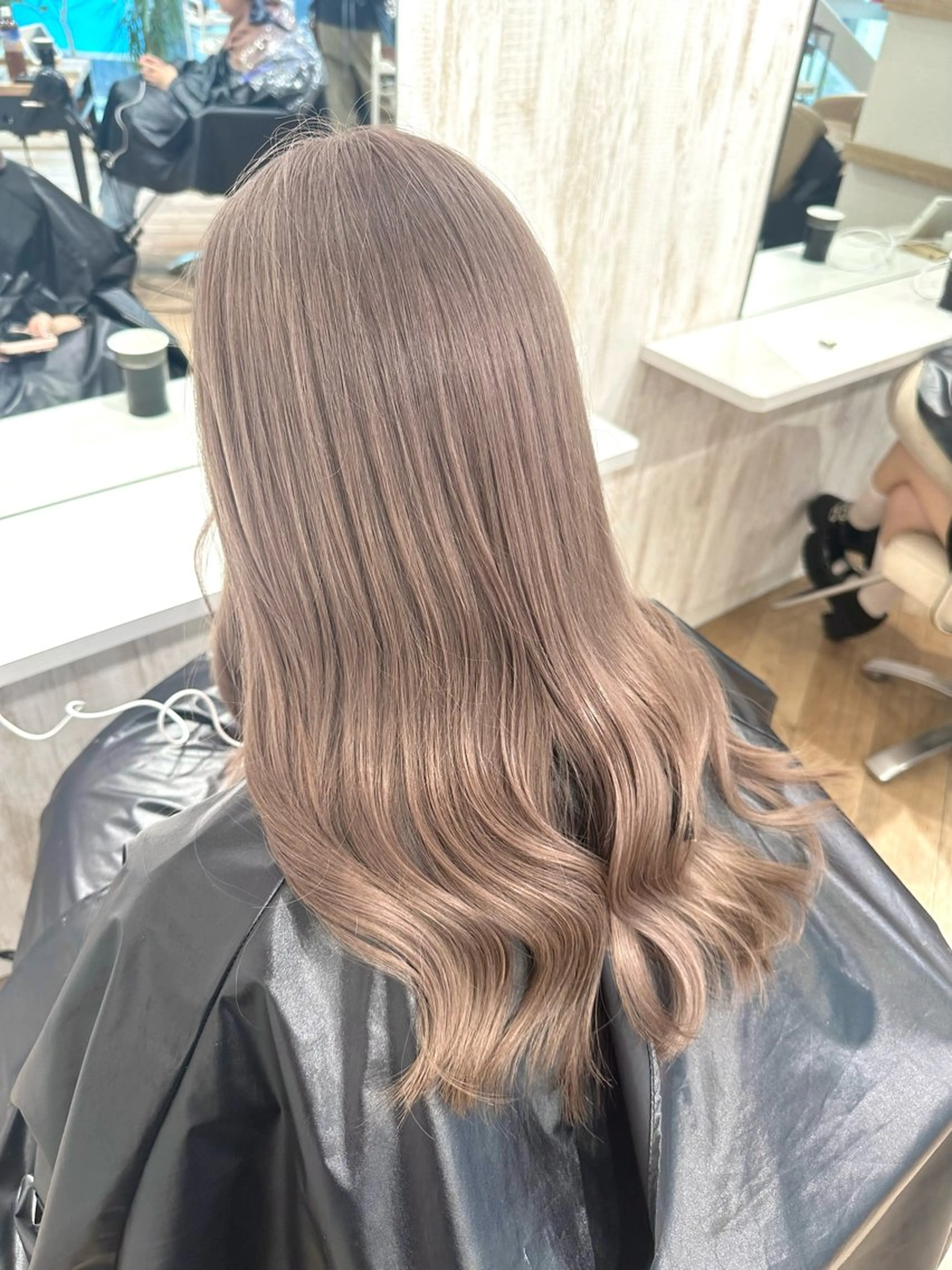 ロング ヘアカラー 💛NOZOMI💛 ハイトーンカラーのヘアスタイル
