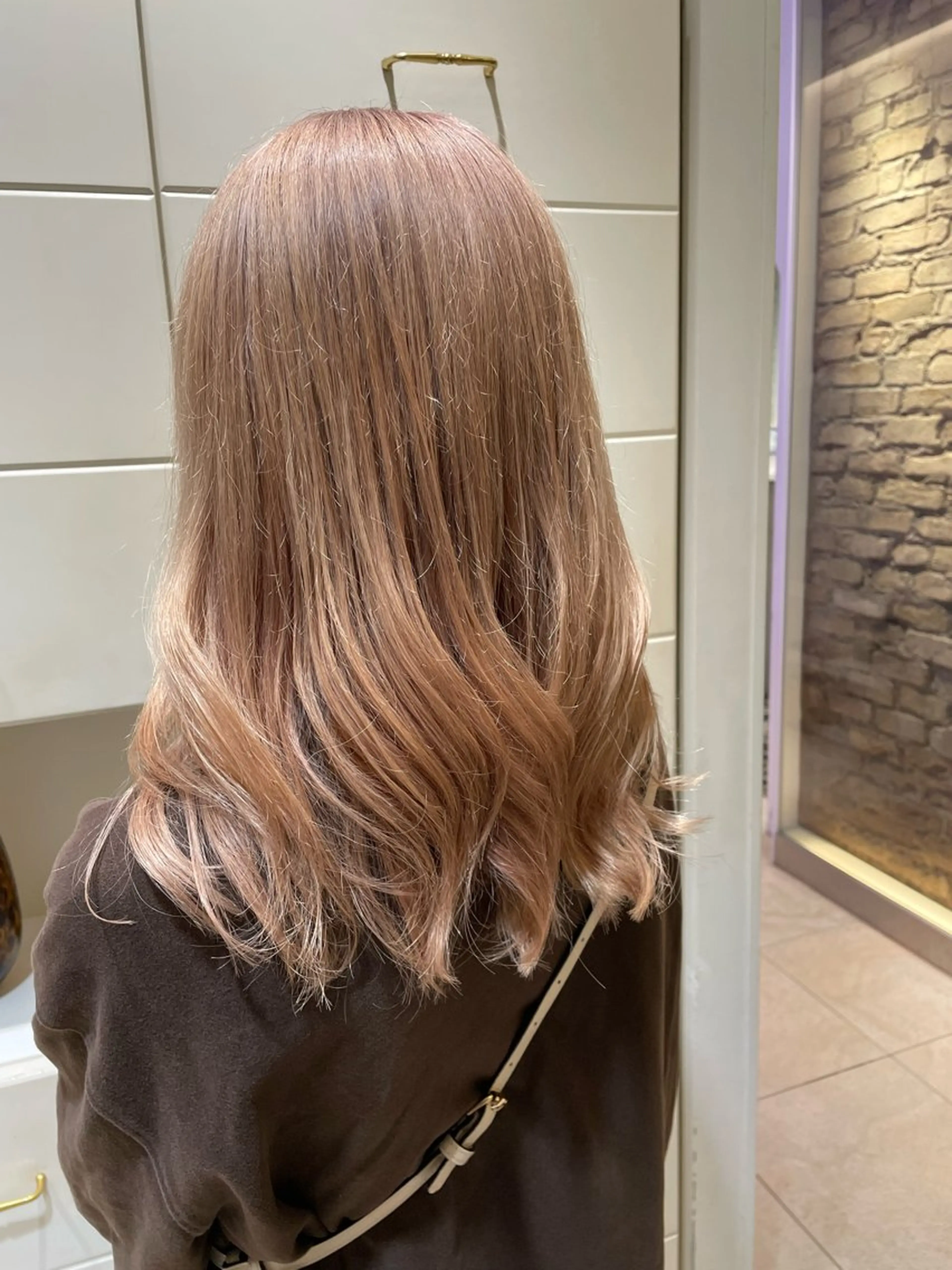 セミロング ヘアアレンジ 🌈外ハネボブ🌈 TAIGA🐯のヘアスタイル