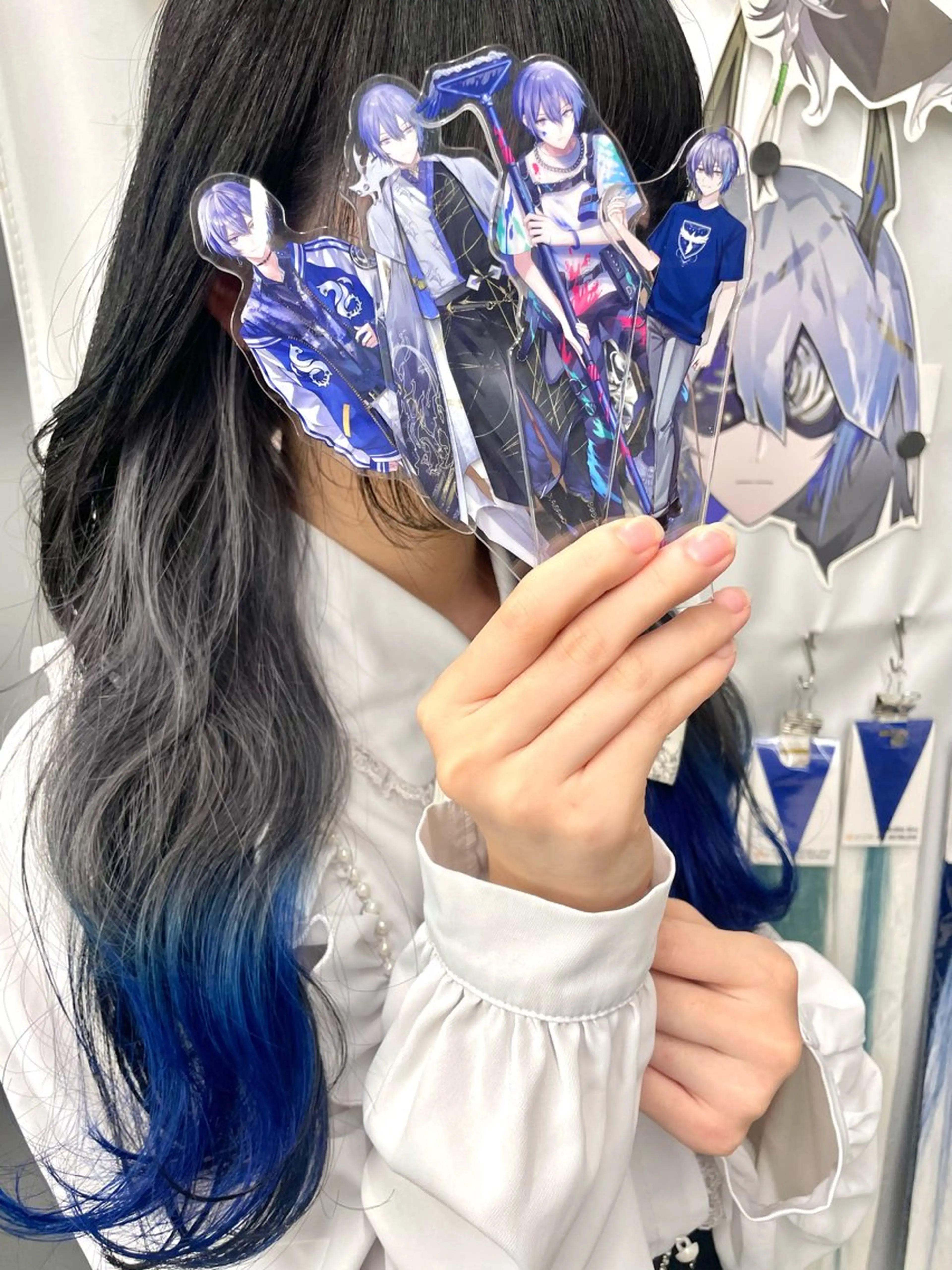 ミディアム カラー ブリーチ ブルーカラー ケアブリーチ ダブルカラー イヤリングカラー ヘアカラー インナーカラー/推し ウルフ/アニメカラーのヘアスタイル