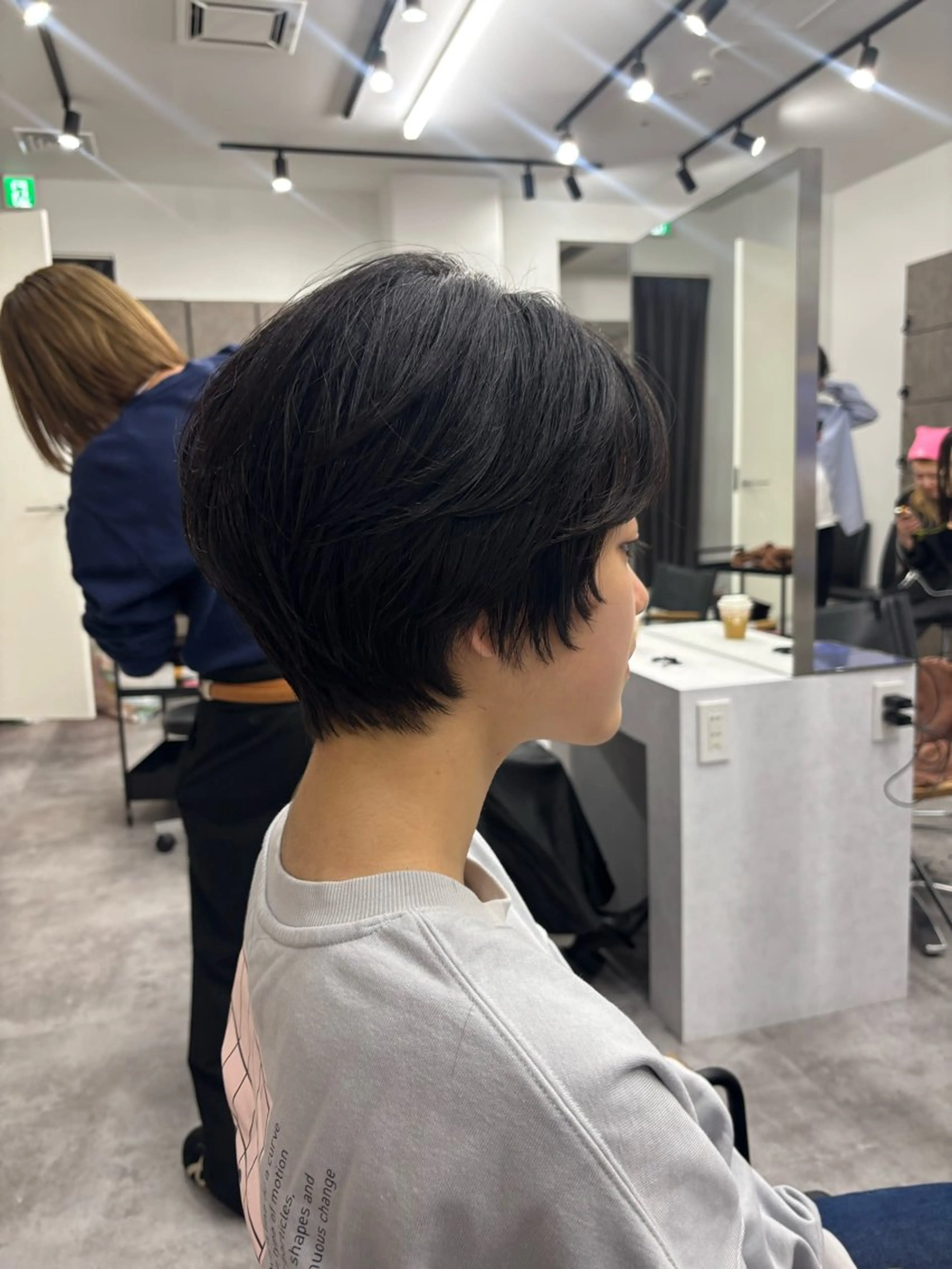 ショート カラー ヘアアレンジ マエダ アズミ🌱のヘアスタイル