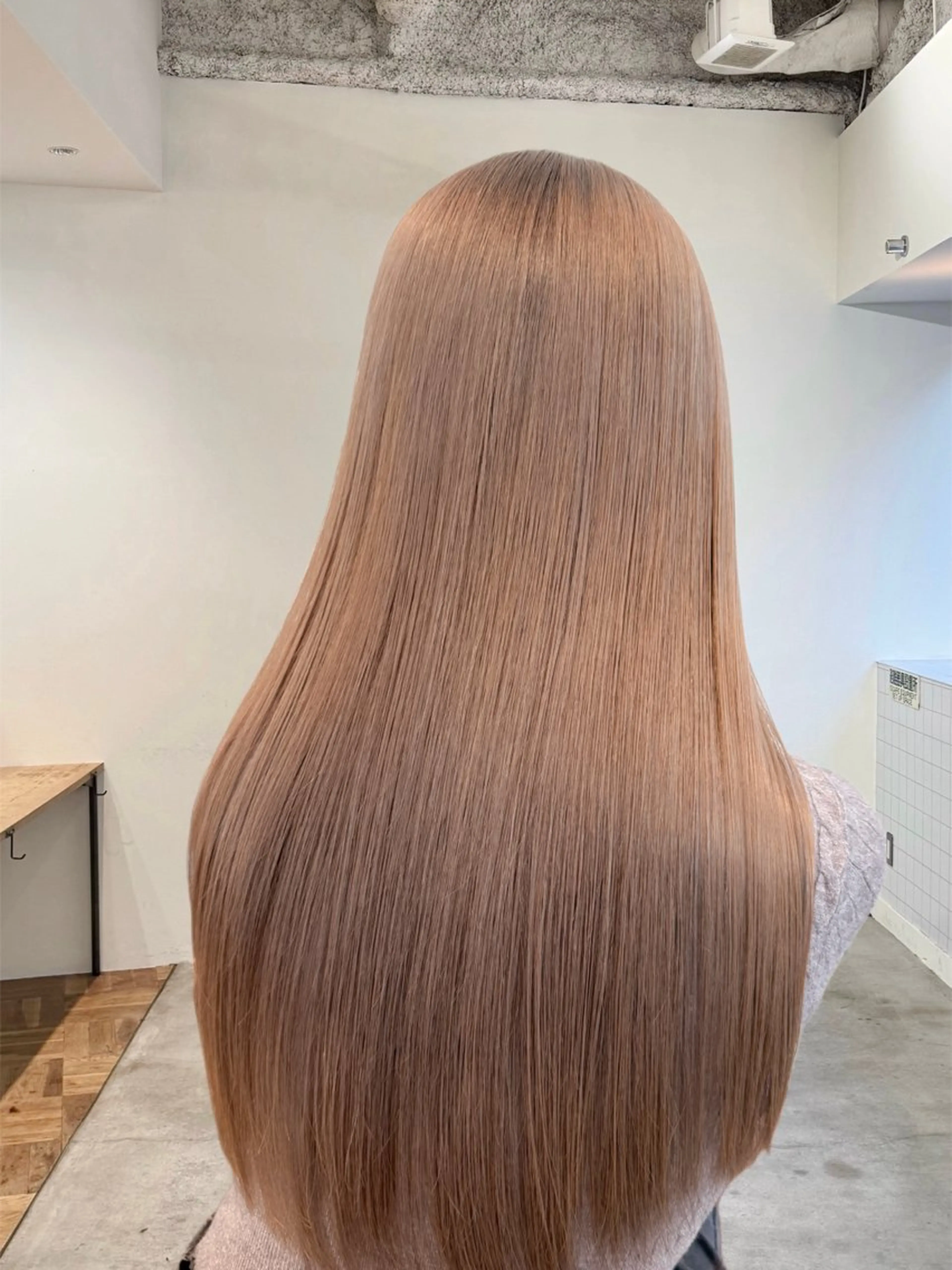 本日限定❕15:00​〜​【限定】U24 ケアブリーチオンカラー+補修トリートメント👩🏼✨(条件みてください🙏🏼)の写真