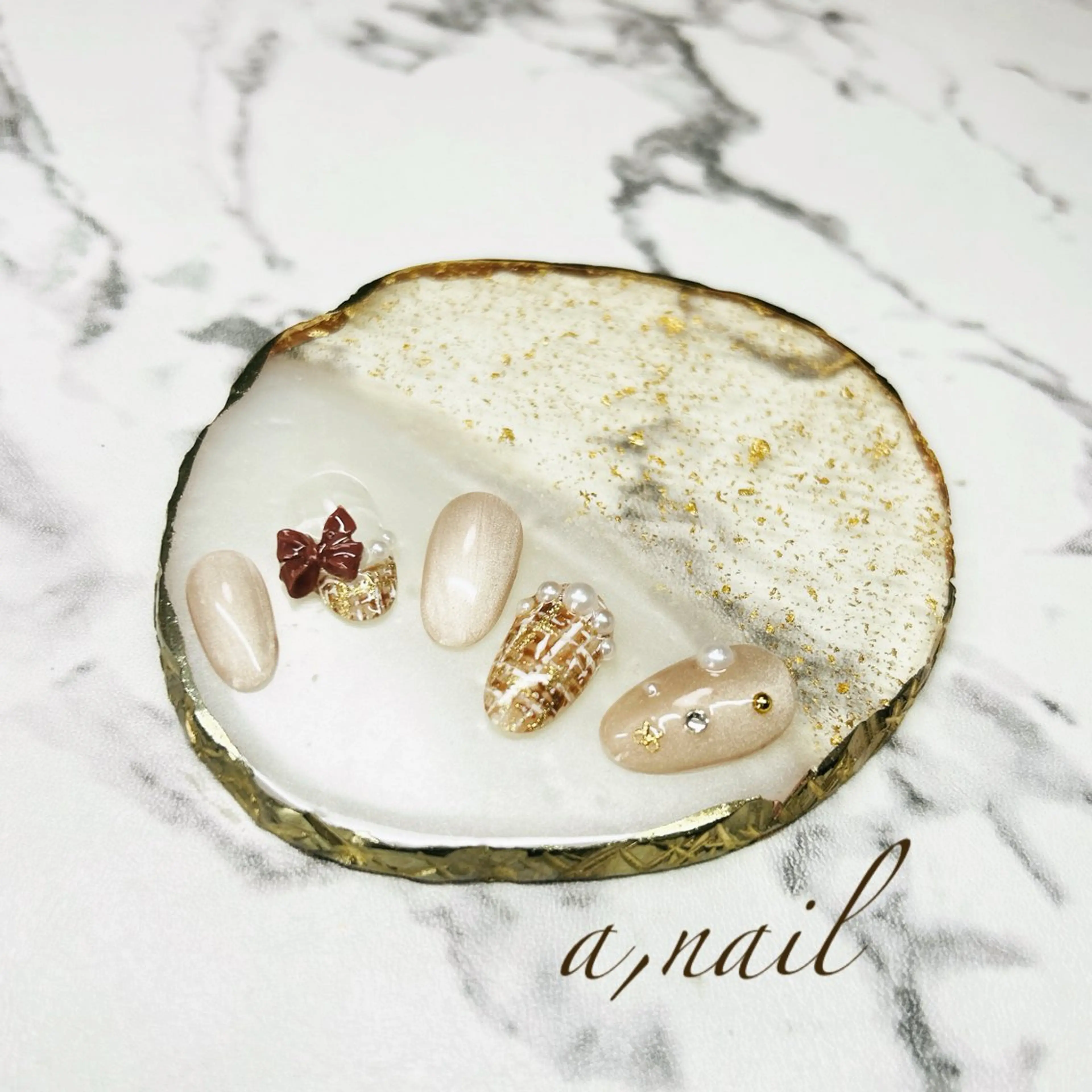 ネイル フレンチネイル キラキラネイル マグネットネイル リボン ツイードネイル ハンドネイル ネイルサロン エーネイルのネイルデザイン