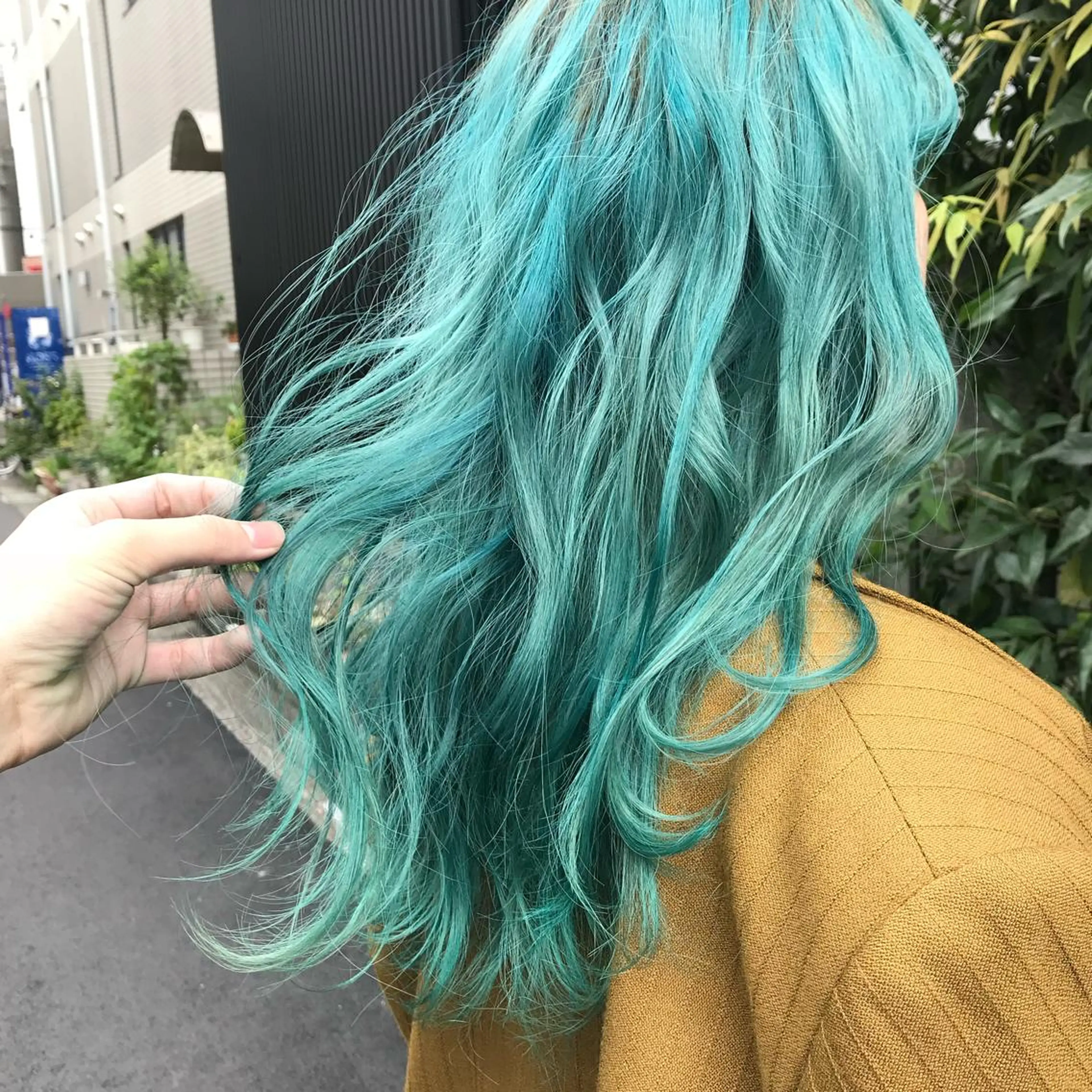 セミロング カラー レイヤーカット VIE.ORNER 土気🍃笹岡航太のヘアスタイル