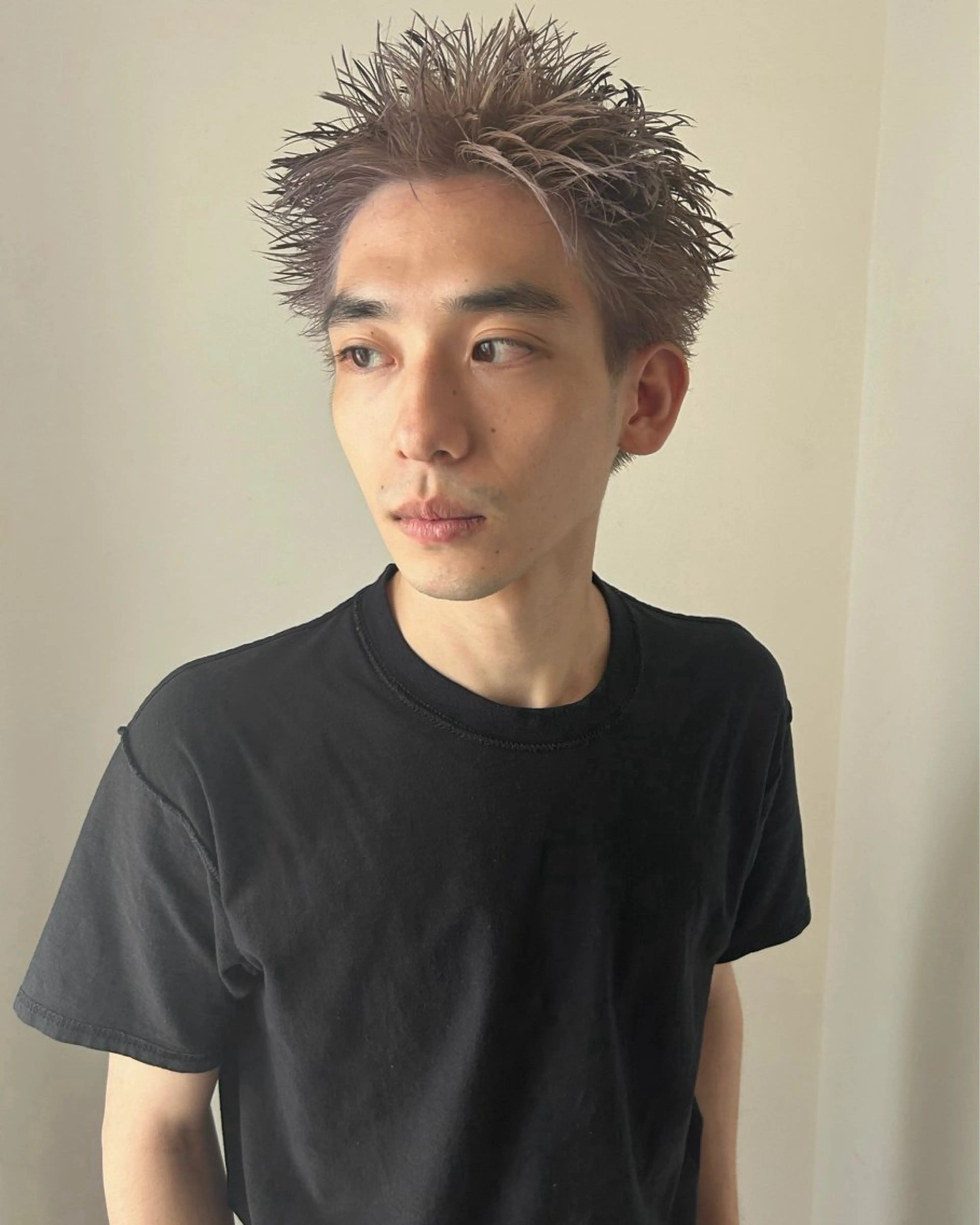 ショート カラー メンズ メンズハイトーン ハイトーンカラー カット ヘアカラー トリートメント Loom.所属・村上雅人 ナチュラルモードのヘアスタイル