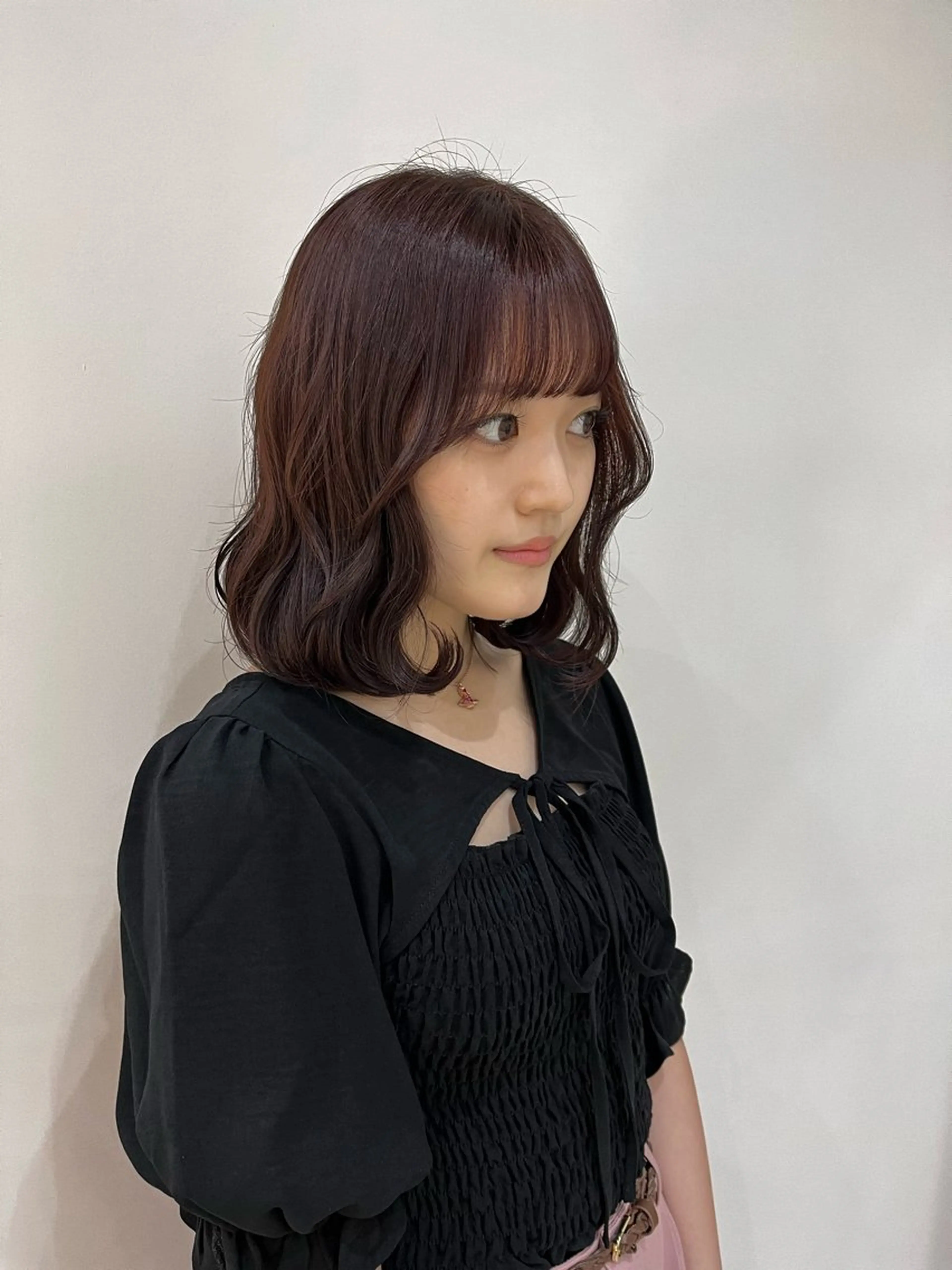 ミディアム カラー ヘアアレンジ ブラウンカラー レッドカラー レッドブラウン ボブ 🥀暖色韓国ヘア💕 保科侑花のヘアスタイル