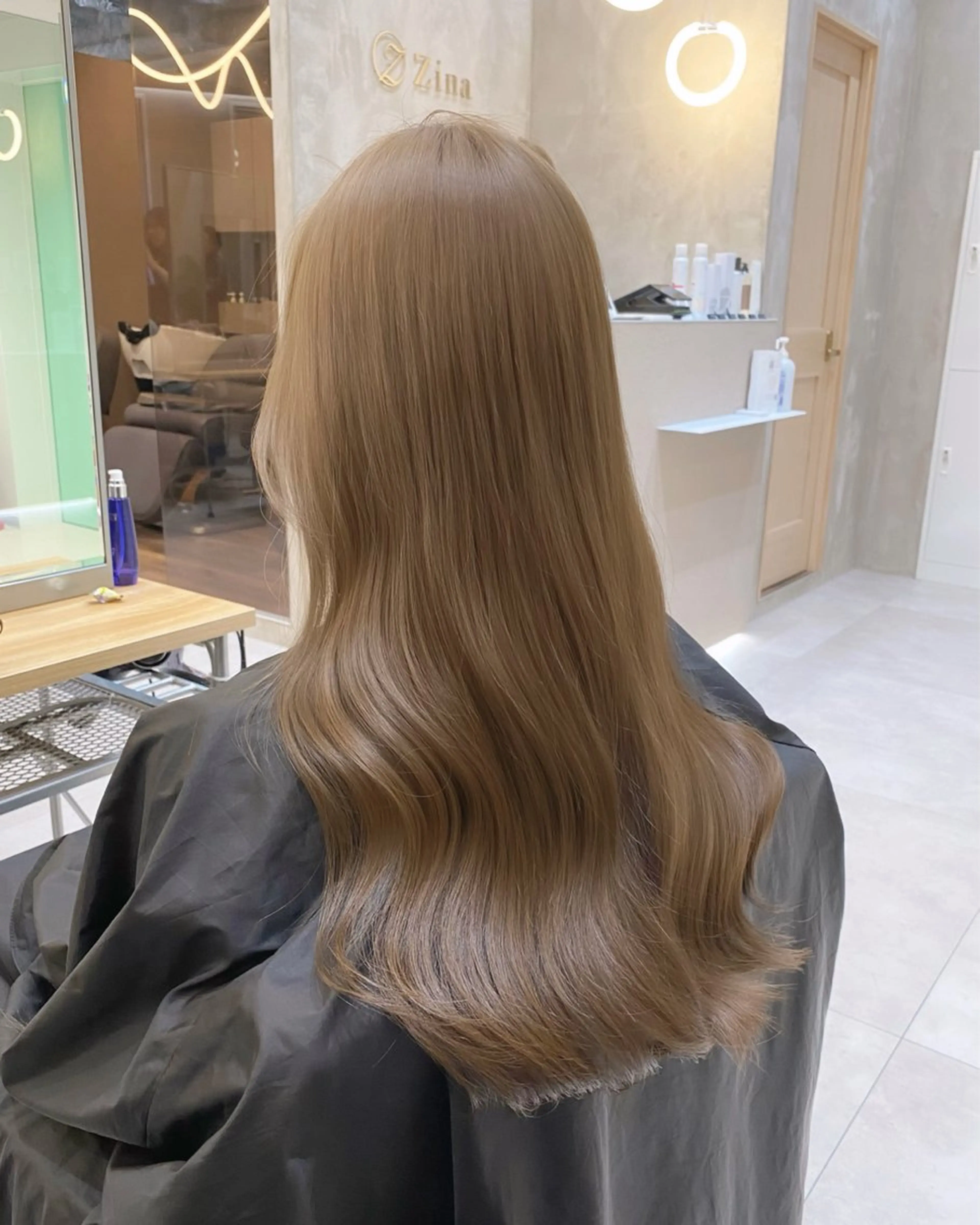セミロング カラー ヘアアレンジ ベージュカラー ブリーチ ブラウンカラー 透明感カラー ダブルカラー ヘアカラー トリートメント ヘアセット 藤岡 誠也のヘアスタイル