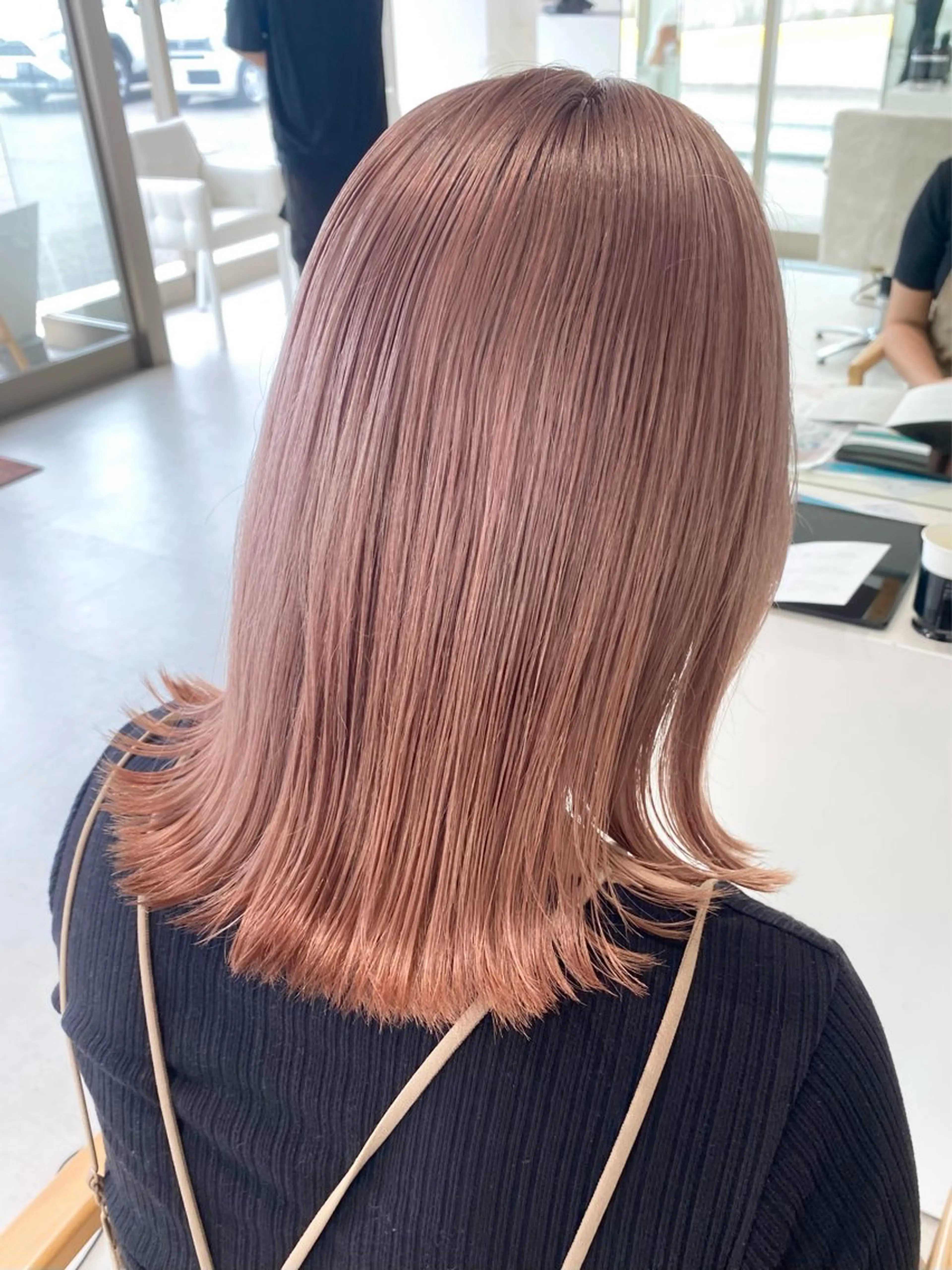 ロング カラー デザインカラー ハイトーンカラー レイヤーカット ウルフカット 原 優季のヘアスタイル