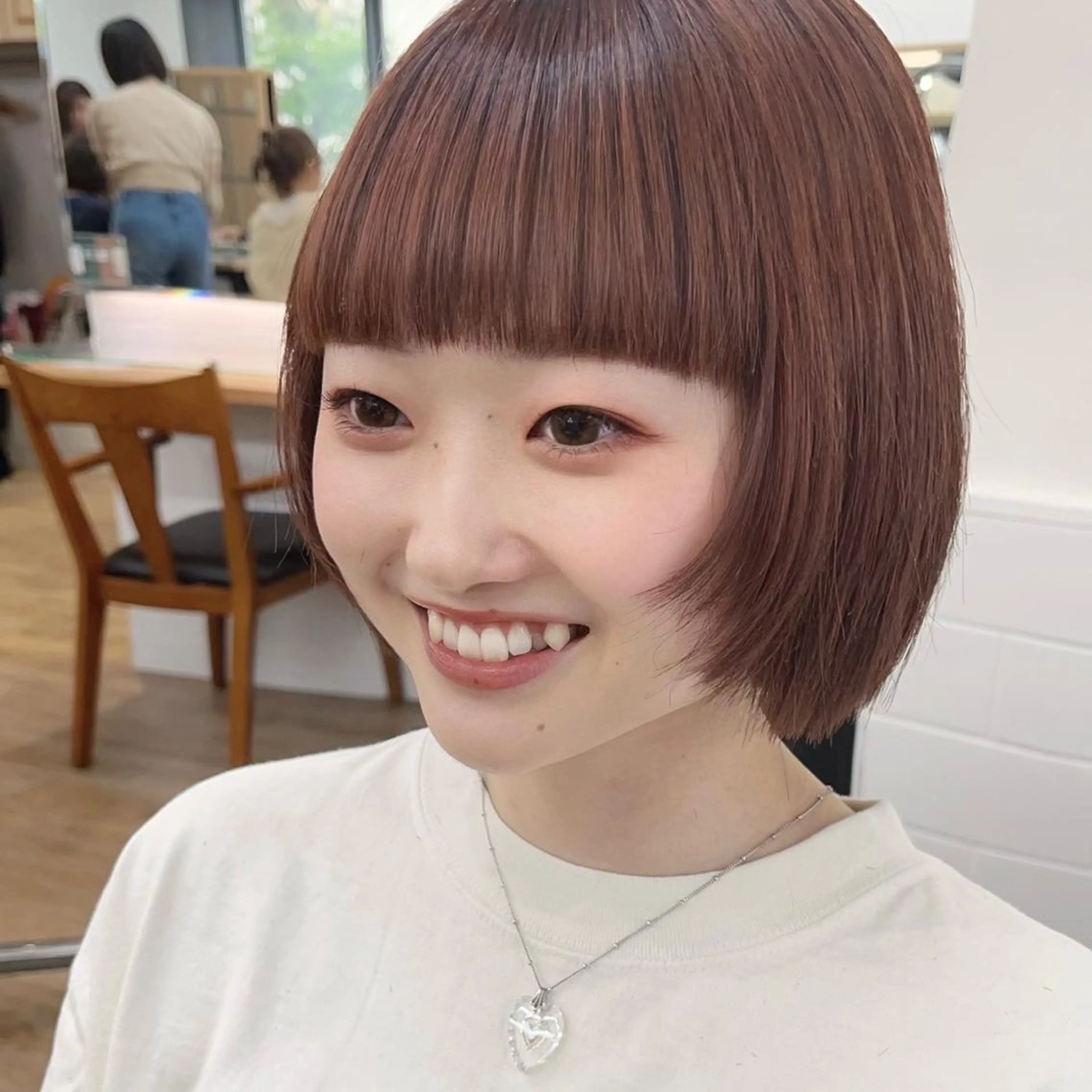 ミディアム カラー パーマ ヘアアレンジ メンズ キッズ ネイル マツエク・マツパ アイブロウ カット 縮毛矯正 トリートメント 横浜Bob美容師🤎 ERINAのヘアスタイル