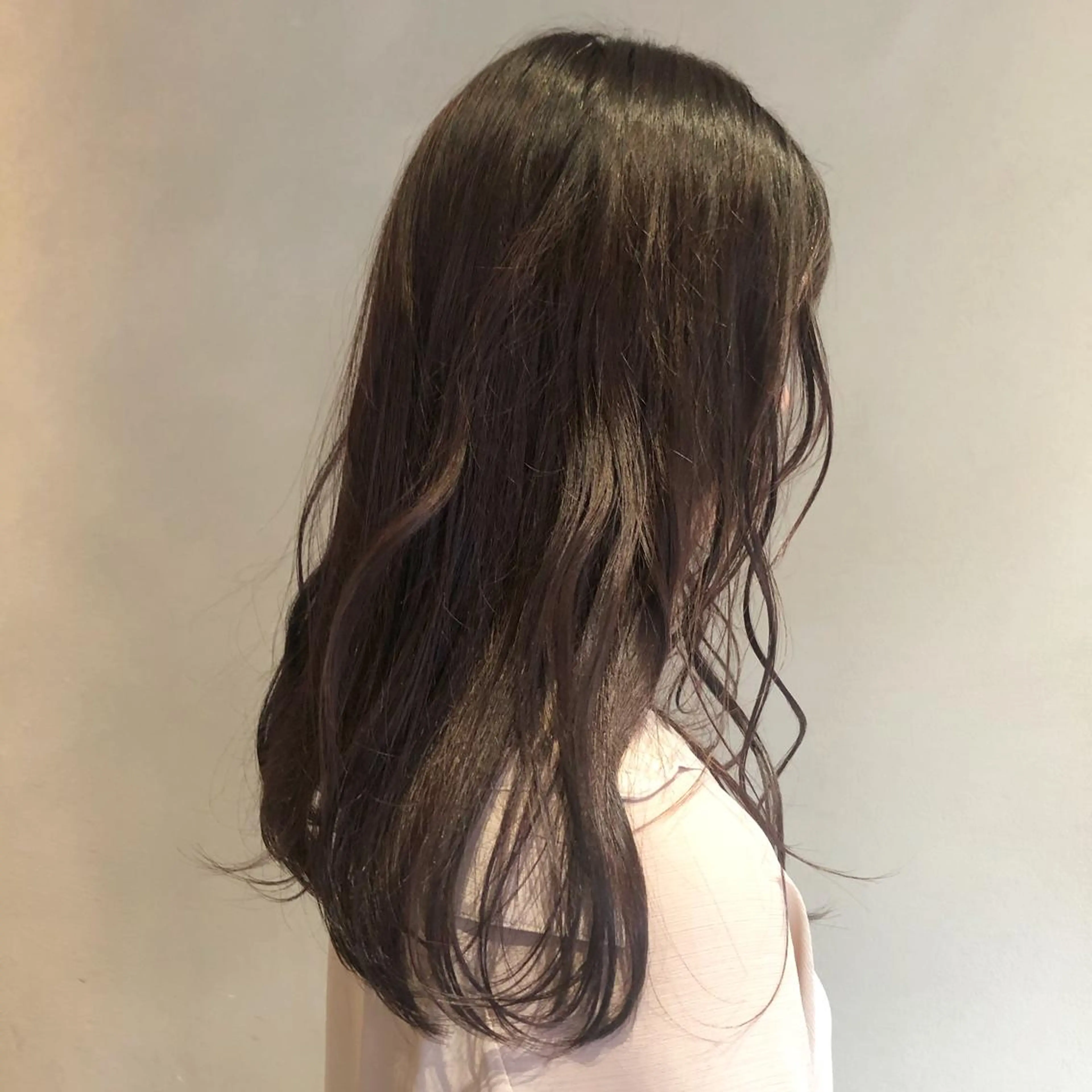 ロング ヘアカラー 原 菜帆のヘアスタイル