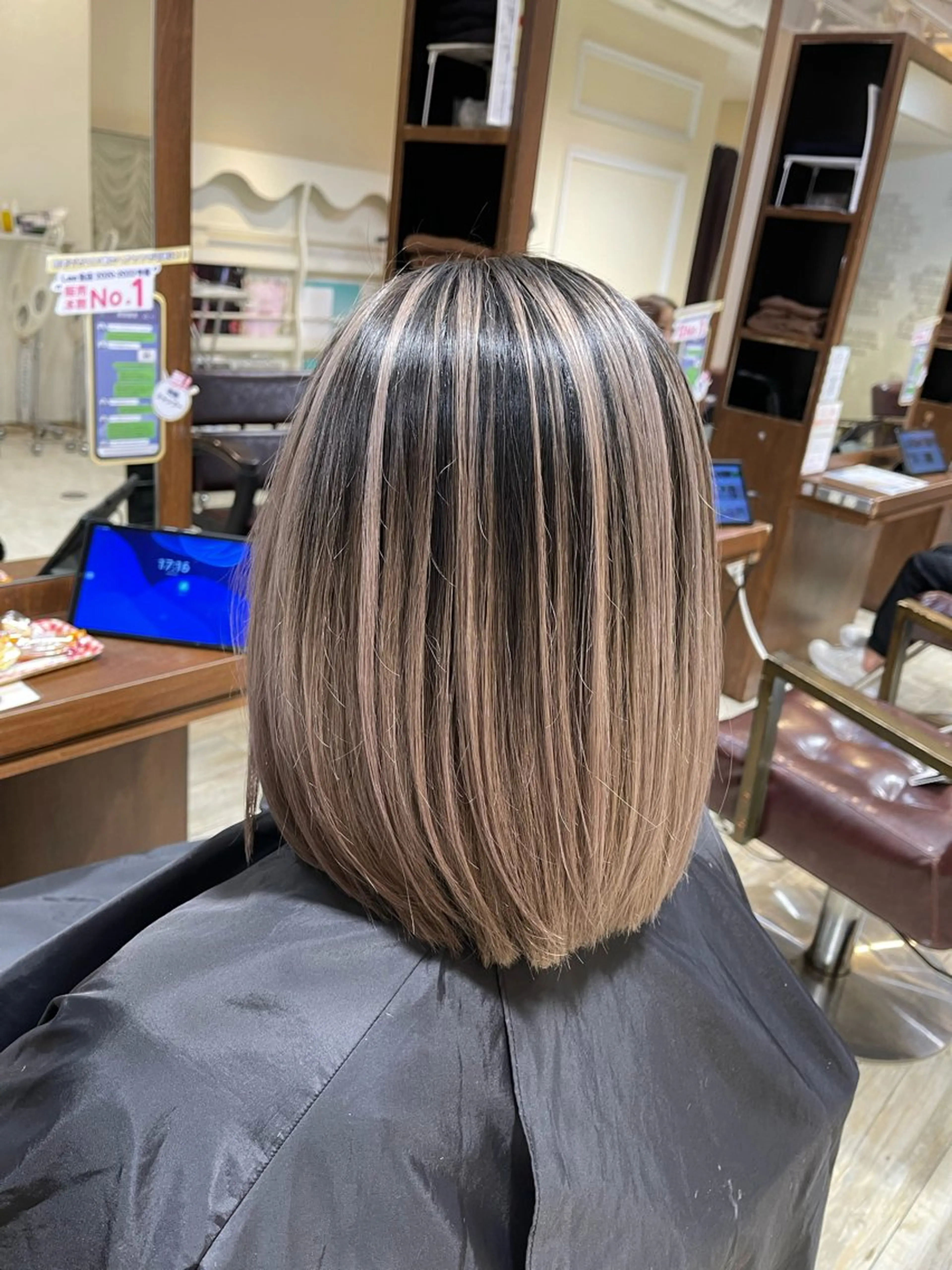 ミディアム カラー カット ヘアカラー トリートメント Che'ri所属・髪質改善特化 Takakiのヘアスタイル