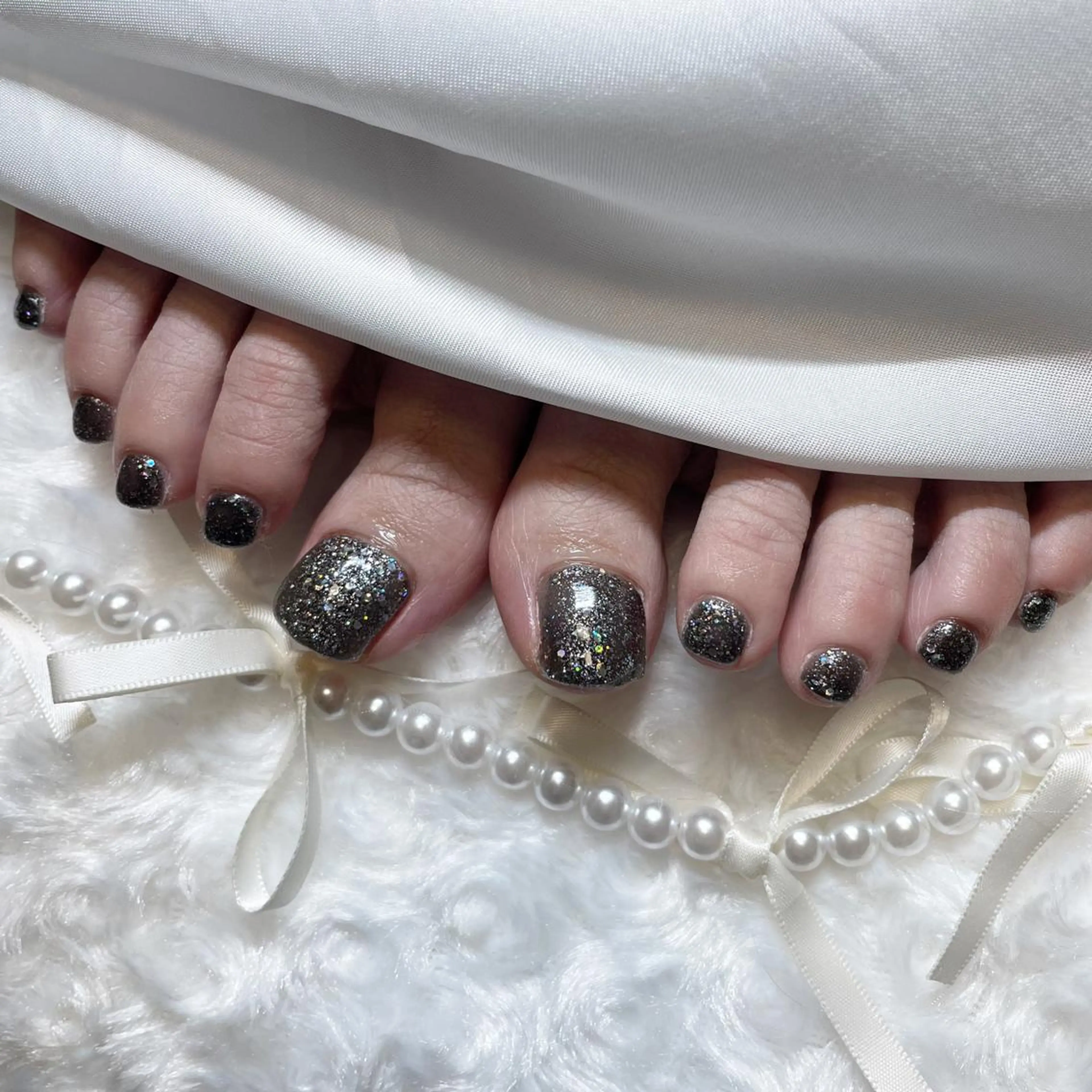 ネイル ジェルネイル キラキラネイル 韓国ネイル ラメ(グリッター) 持ち込み フットネイル fiore nail 🦋のネイルデザイン