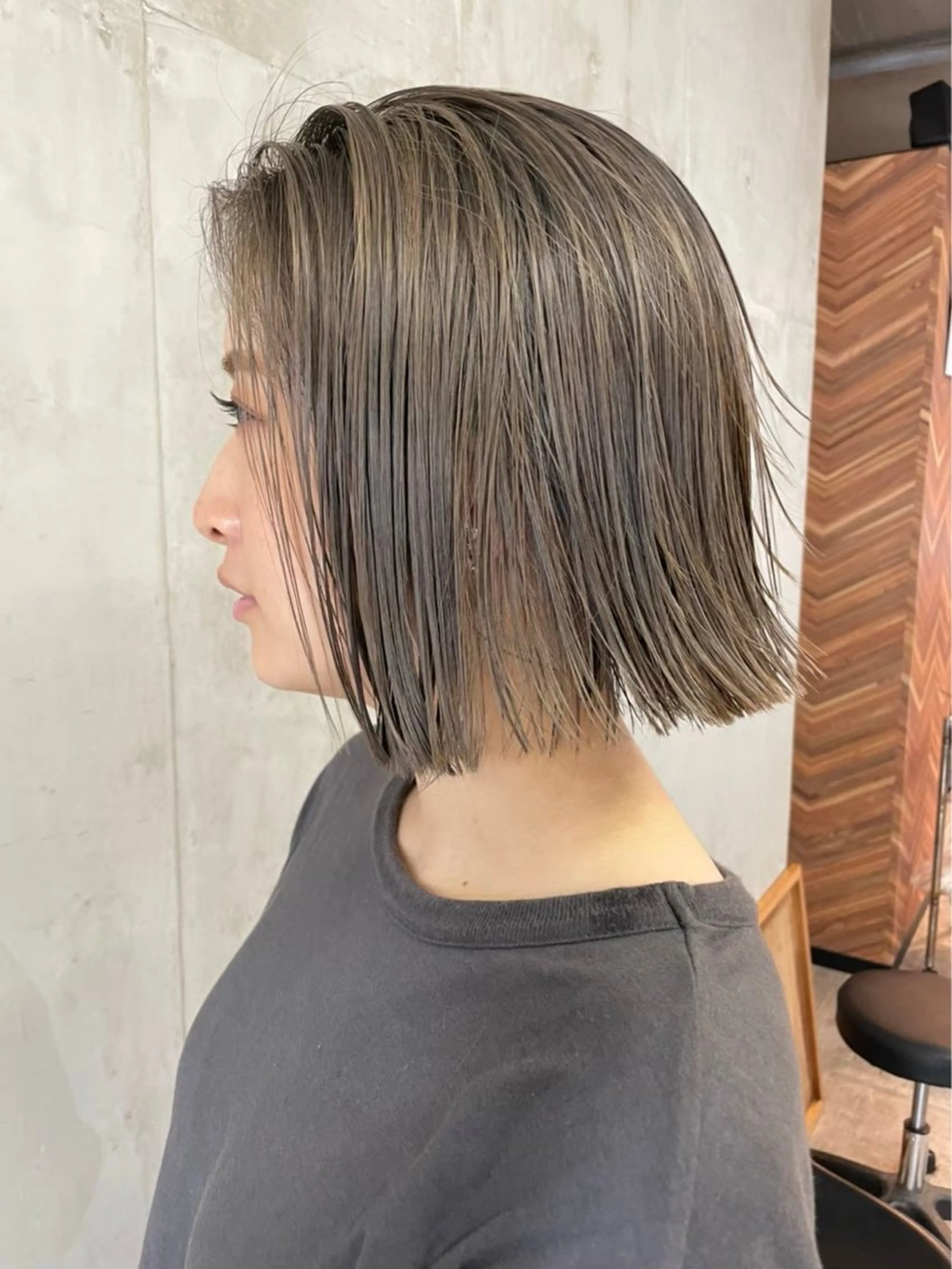 ショート ヘアカラー SALT WATER所属・南堀江ハイトーン ×カットMIKU🍒のヘアスタイル