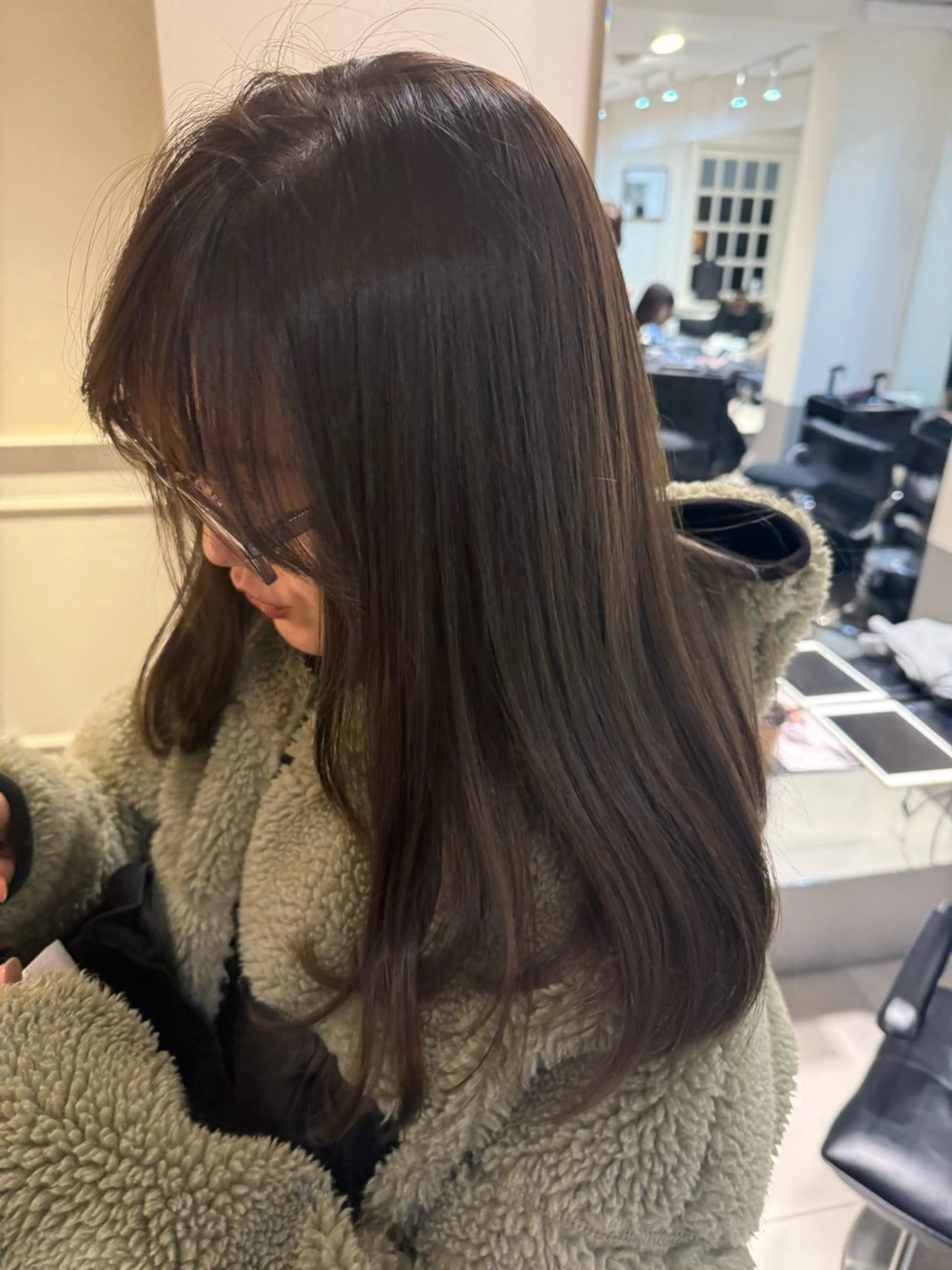 セミロング カラー ブリーチ ダブルカラー ブリーチなしカラー 垢抜け韓国風ヘア カラーMIKUのヘアスタイル