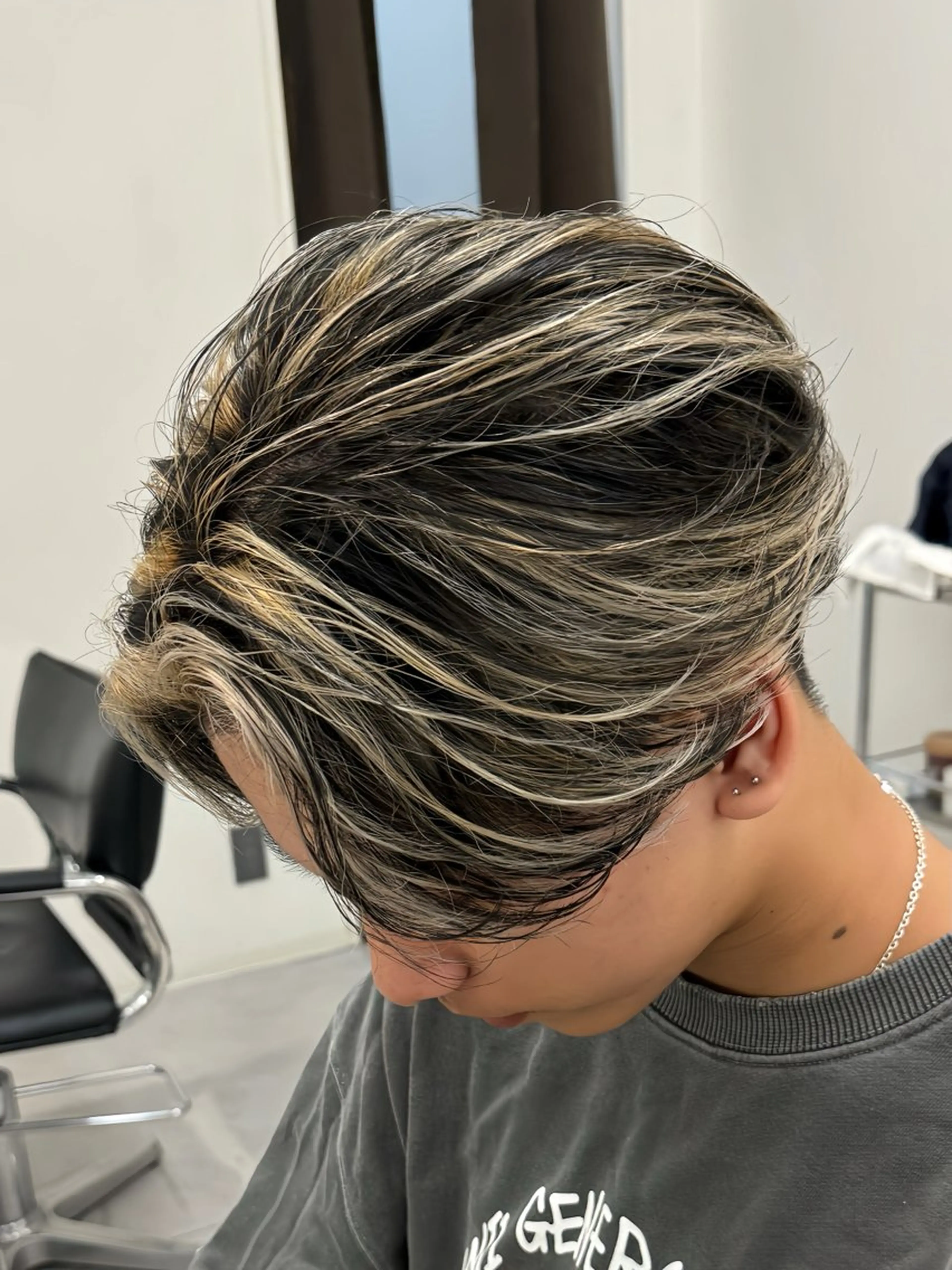 ショート カラー パーマ メンズ メンズハイライト ハイライトカラー ハイライト 鶴田 来夢のヘアスタイル
