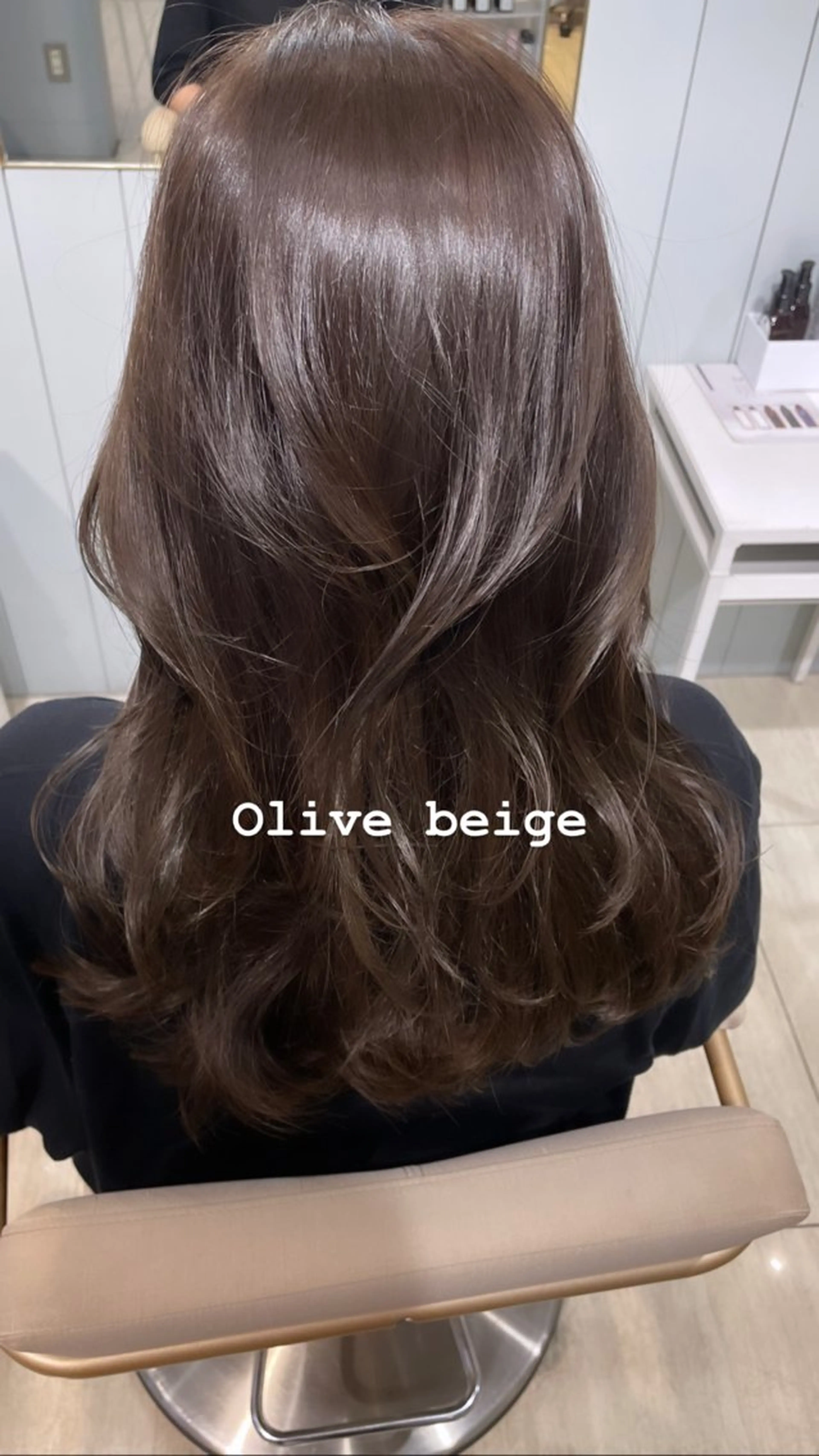 セミロング アッシュ くびれヘア 顔まわりレイヤー ハイレイヤー 髪質改善 カット ヘアカラー トリートメント 梅田縮毛矯正◻︎髪質 改善◻︎細見　了眞のヘアスタイル