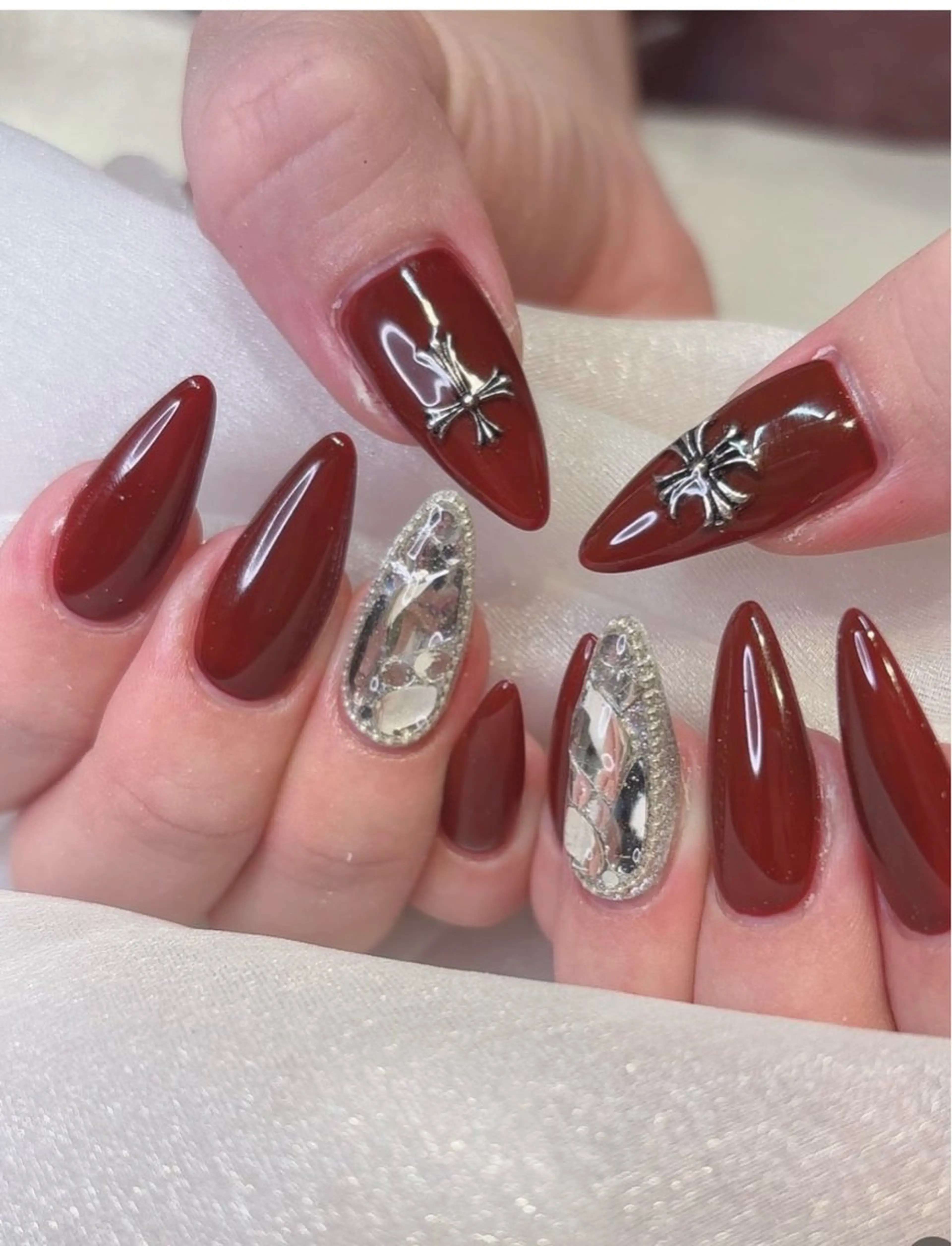 ネイル フレンチネイル グラデーション マグネットネイル ミラーネイル 持ち込み ハンドネイル yurinail所属・yuri nail 高田馬場のネイルデザイン