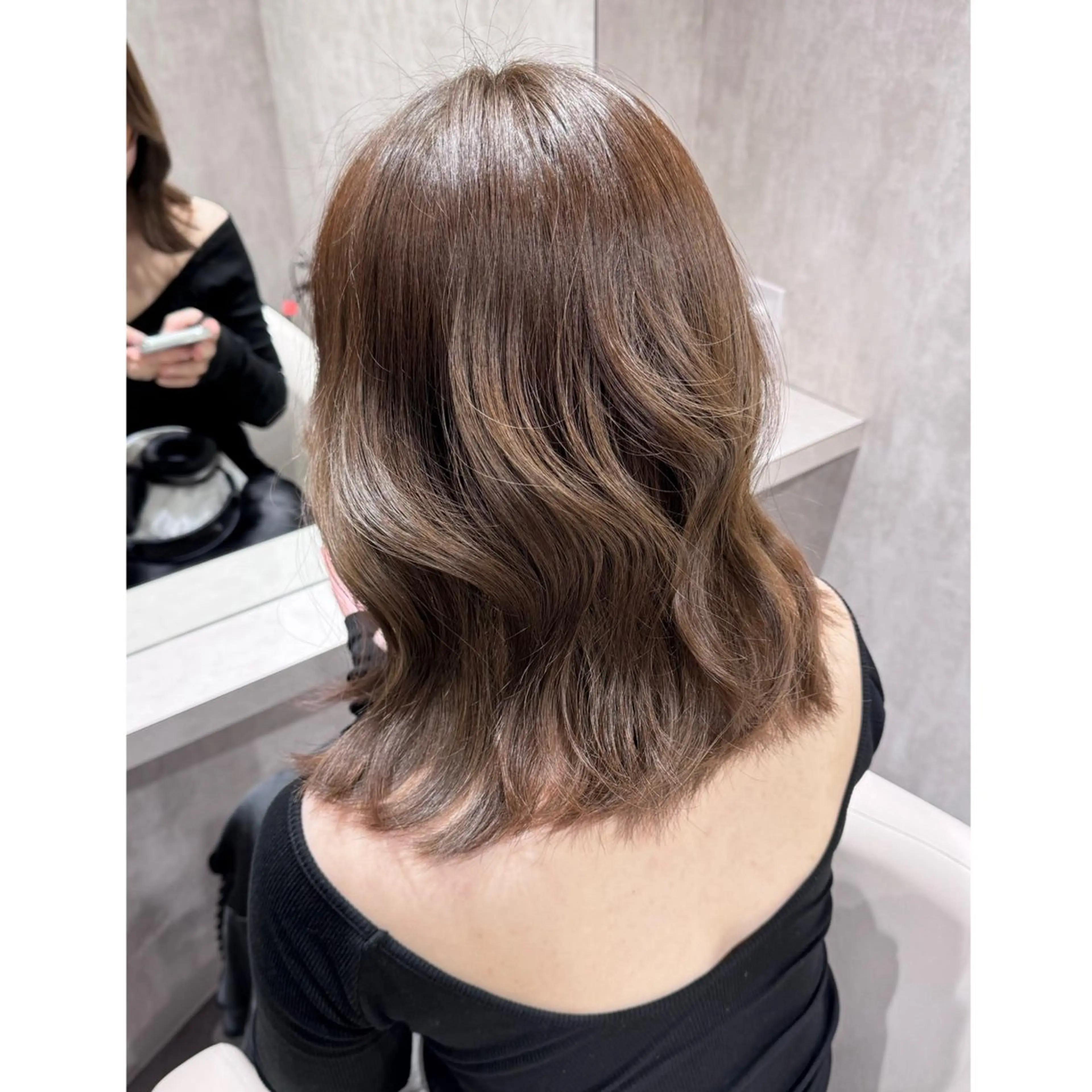 ミディアム カラー ブリーチ ヘアカラー LOTTA CUCCI所属・miyu /トレンド カラー×艶髪のヘアスタイル