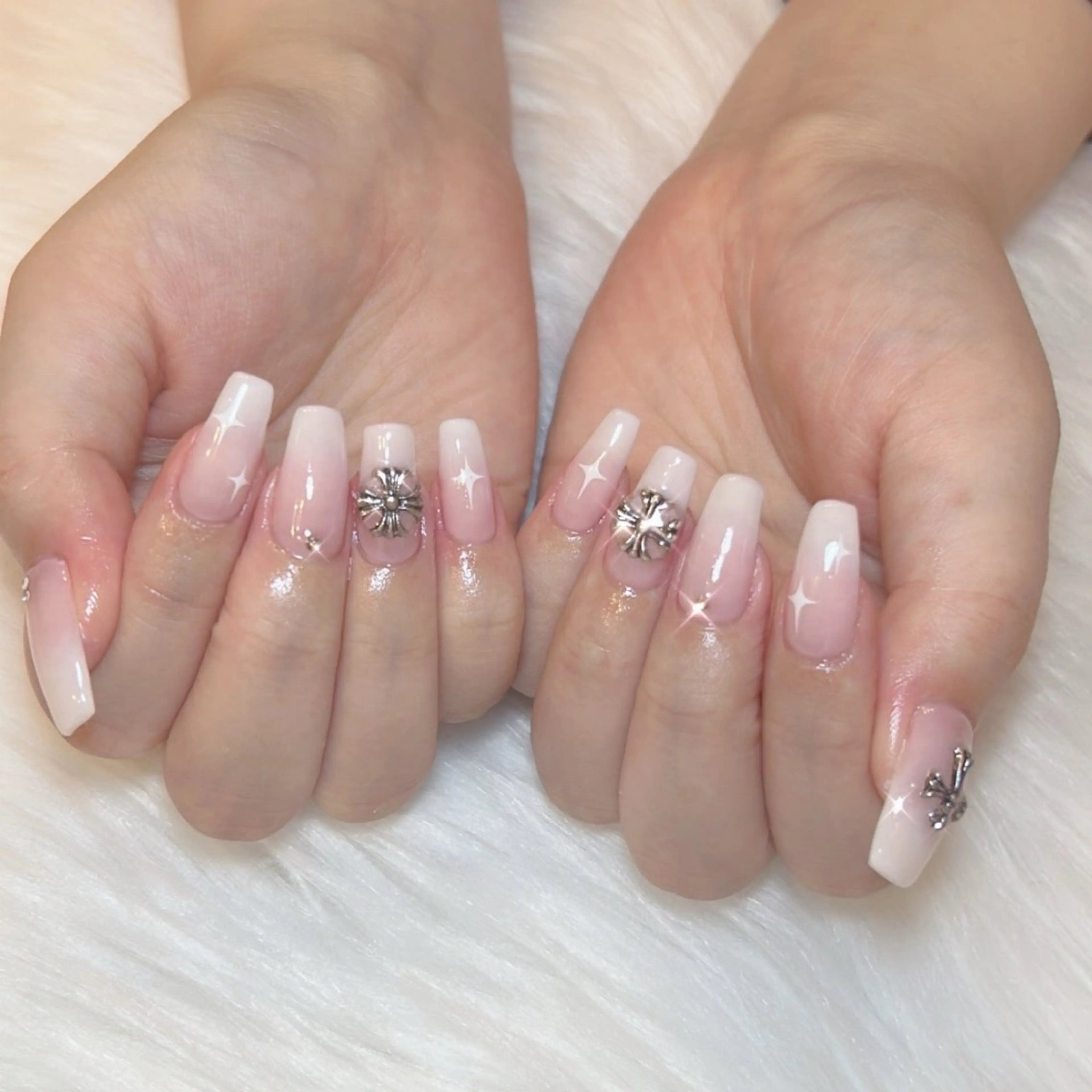 ネイル グラデーション シンプルネイル ハンドネイル 佐藤 来夢のネイルデザイン