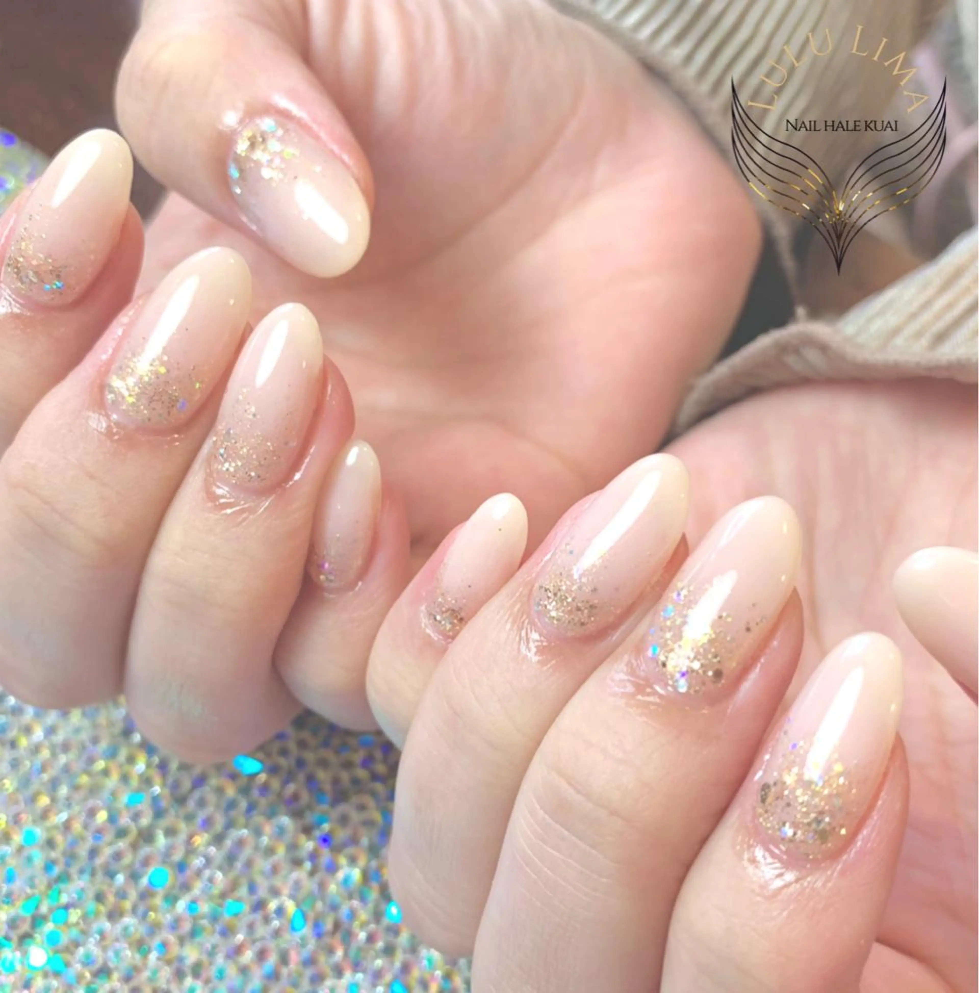 ミディアム ネイル ラメ(グリッター) ラメグラデーション ハンドネイル フットネイル ハンドケア LULU LIMAのネイルデザイン