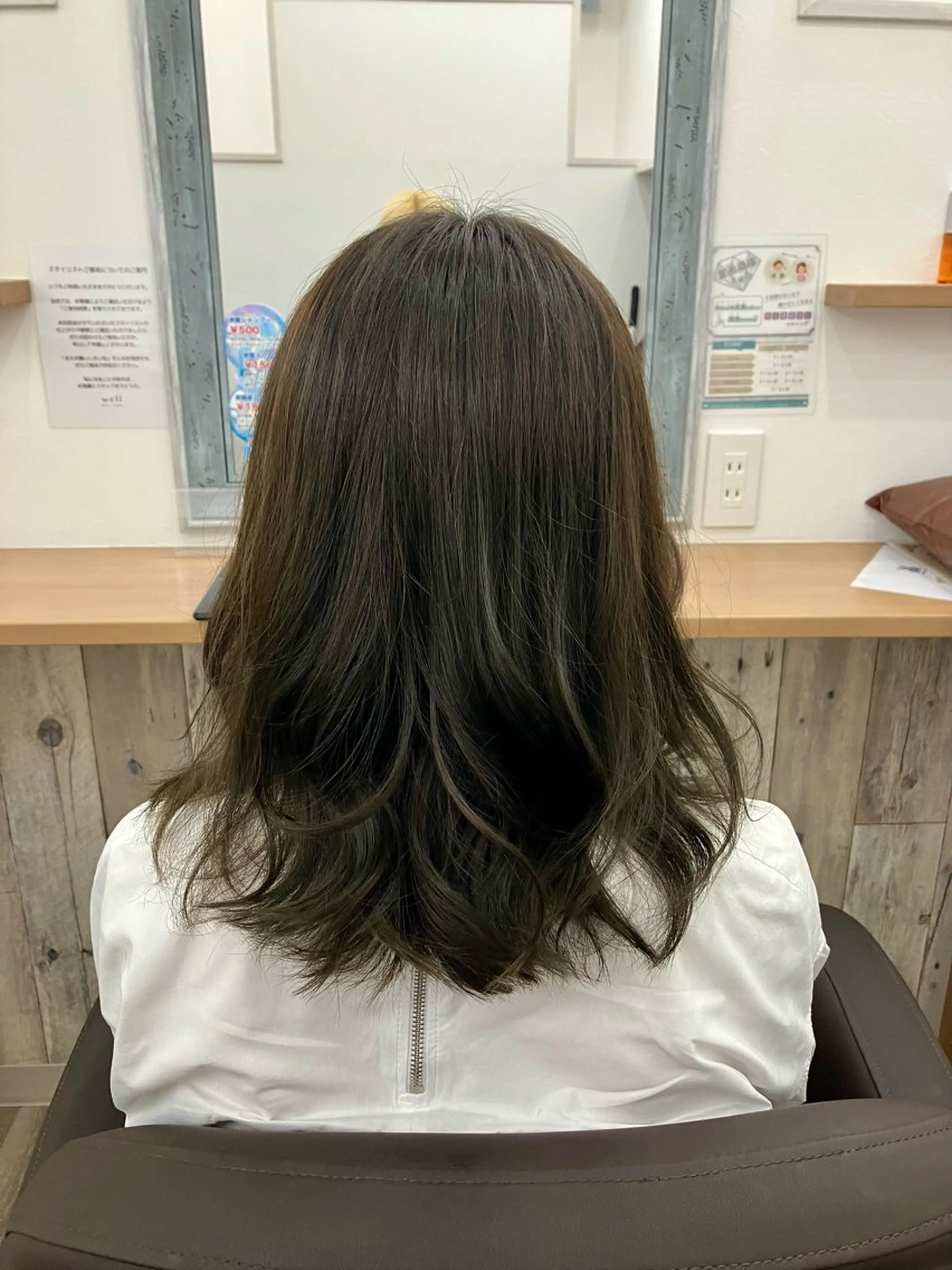 セミロング カラー オリーブカラー well高崎上大類店所属・well高崎上大類町 /湯浅泳作のヘアスタイル
