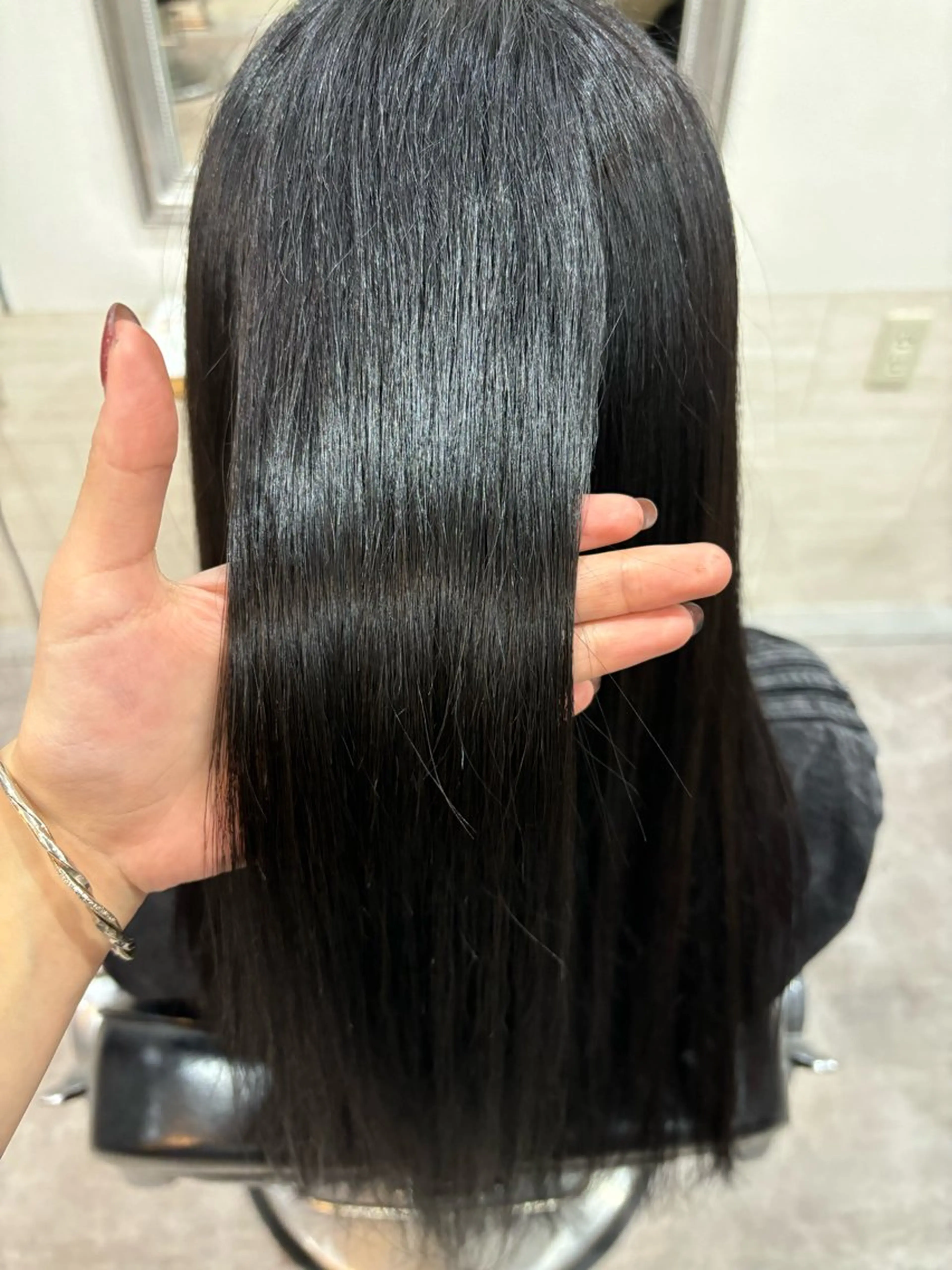 ロング カラー 生尾 虹水のヘアスタイル