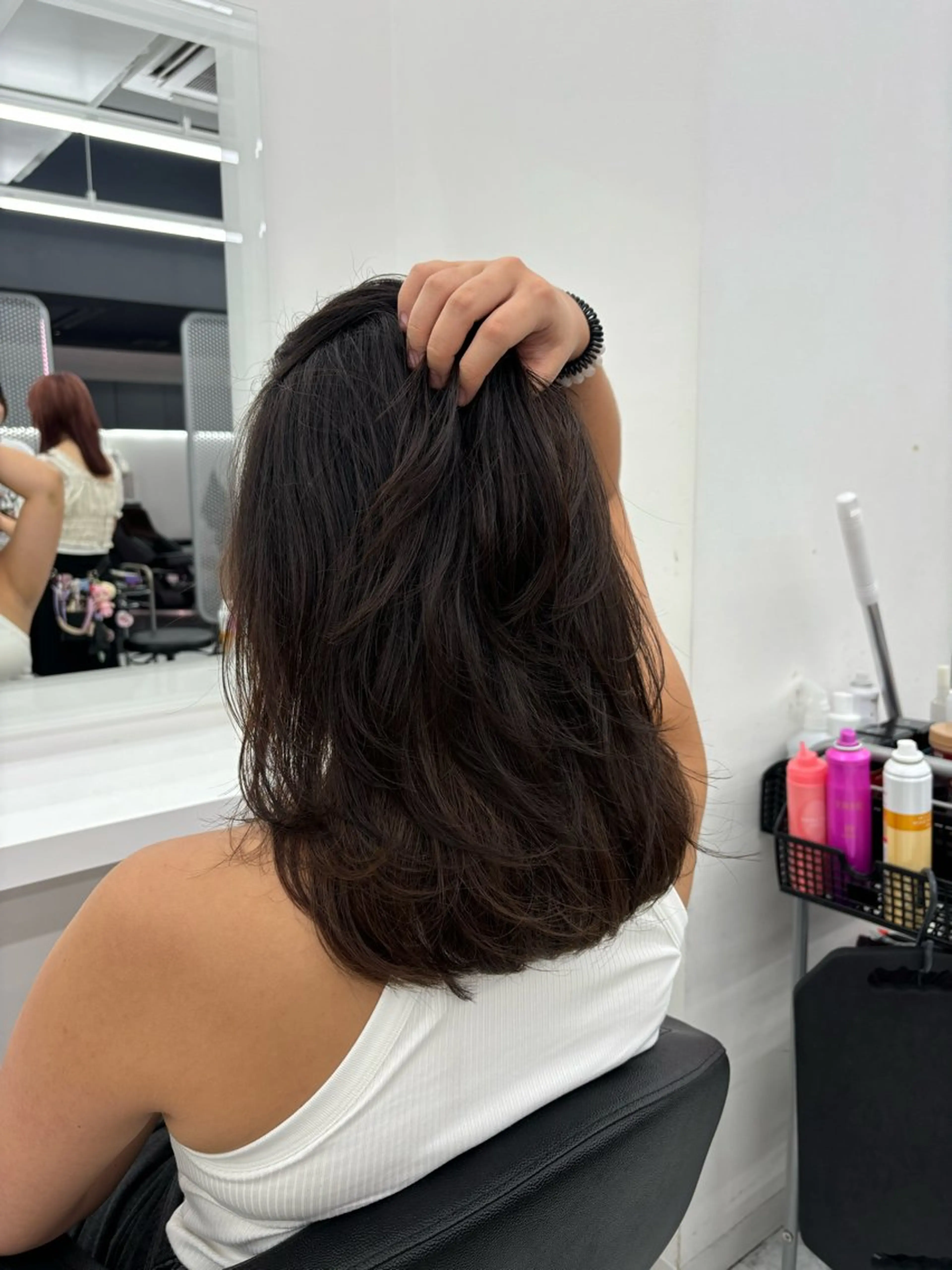 ミディアム カラー カット トリートメント ヘッドスパ ヘアセット 韓国レイヤー ハッシュカットのヘアスタイル
