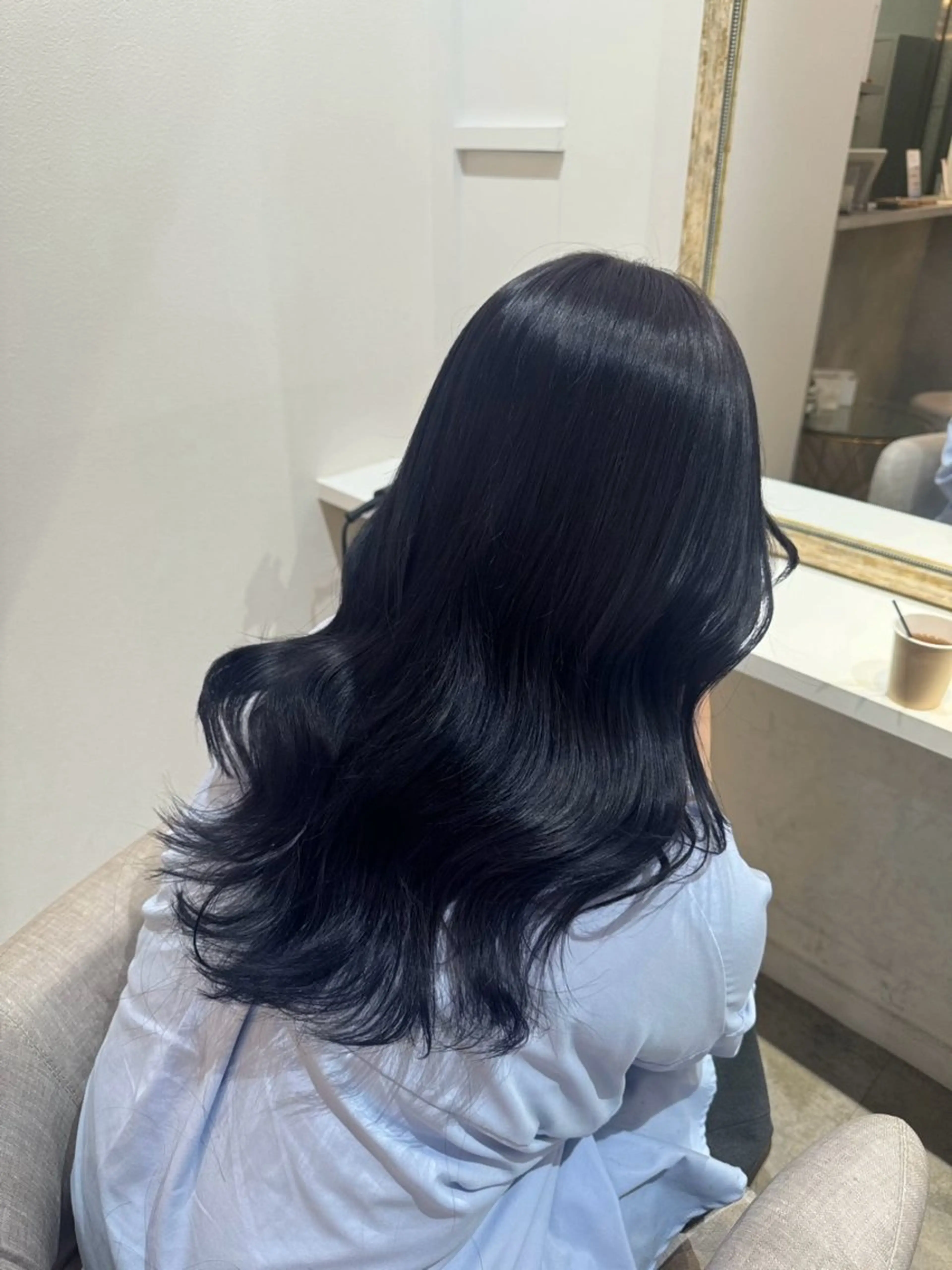 ロング カラー 黒髪 ブルーカラー ブルーブラック ネイビーカラー 赤み無し柔らかカラー 【梅田】madokaのヘアスタイル