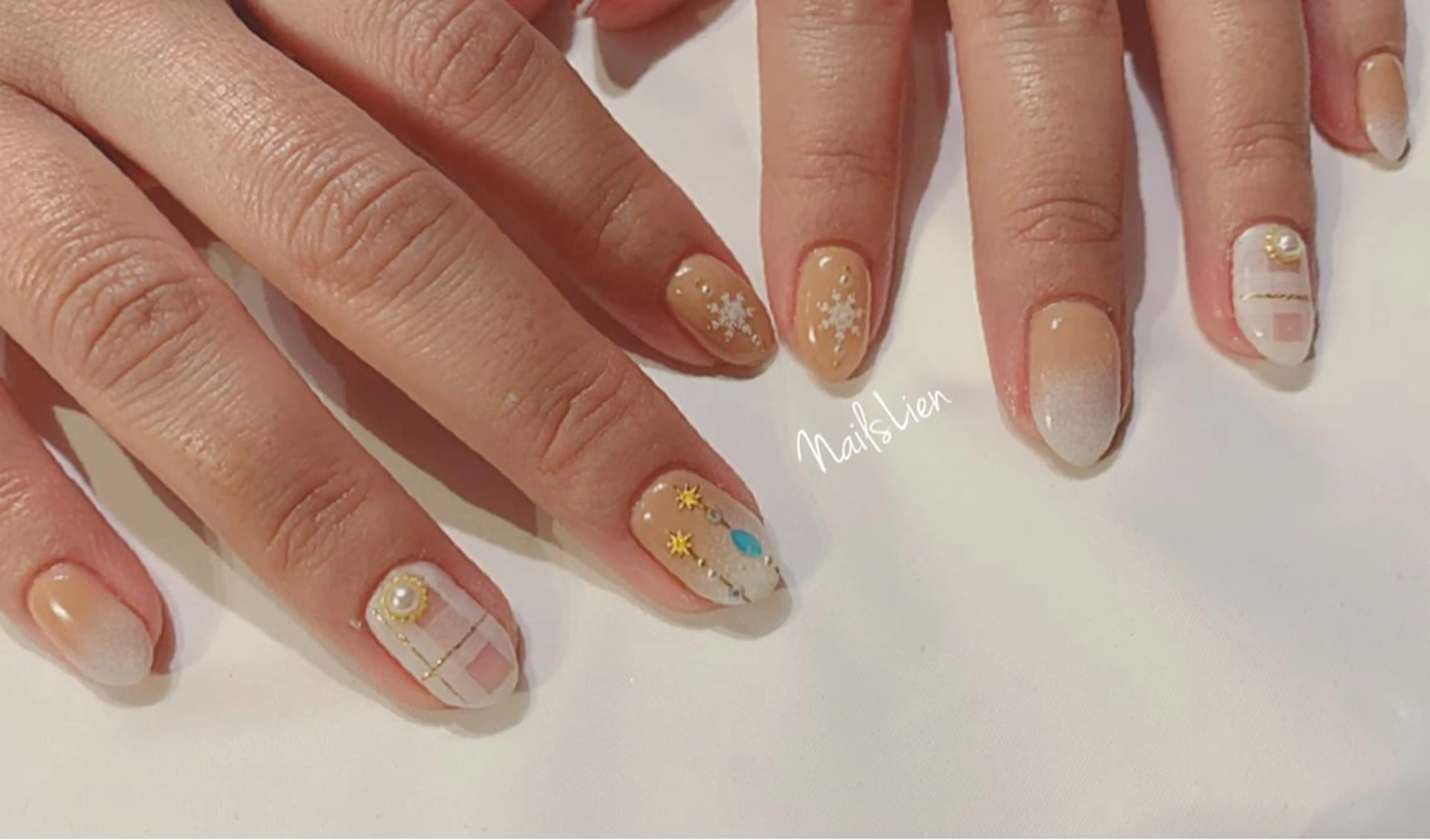 ネイル アートネイル 冬ネイル クリスマス 凛 リンのネイルデザイン