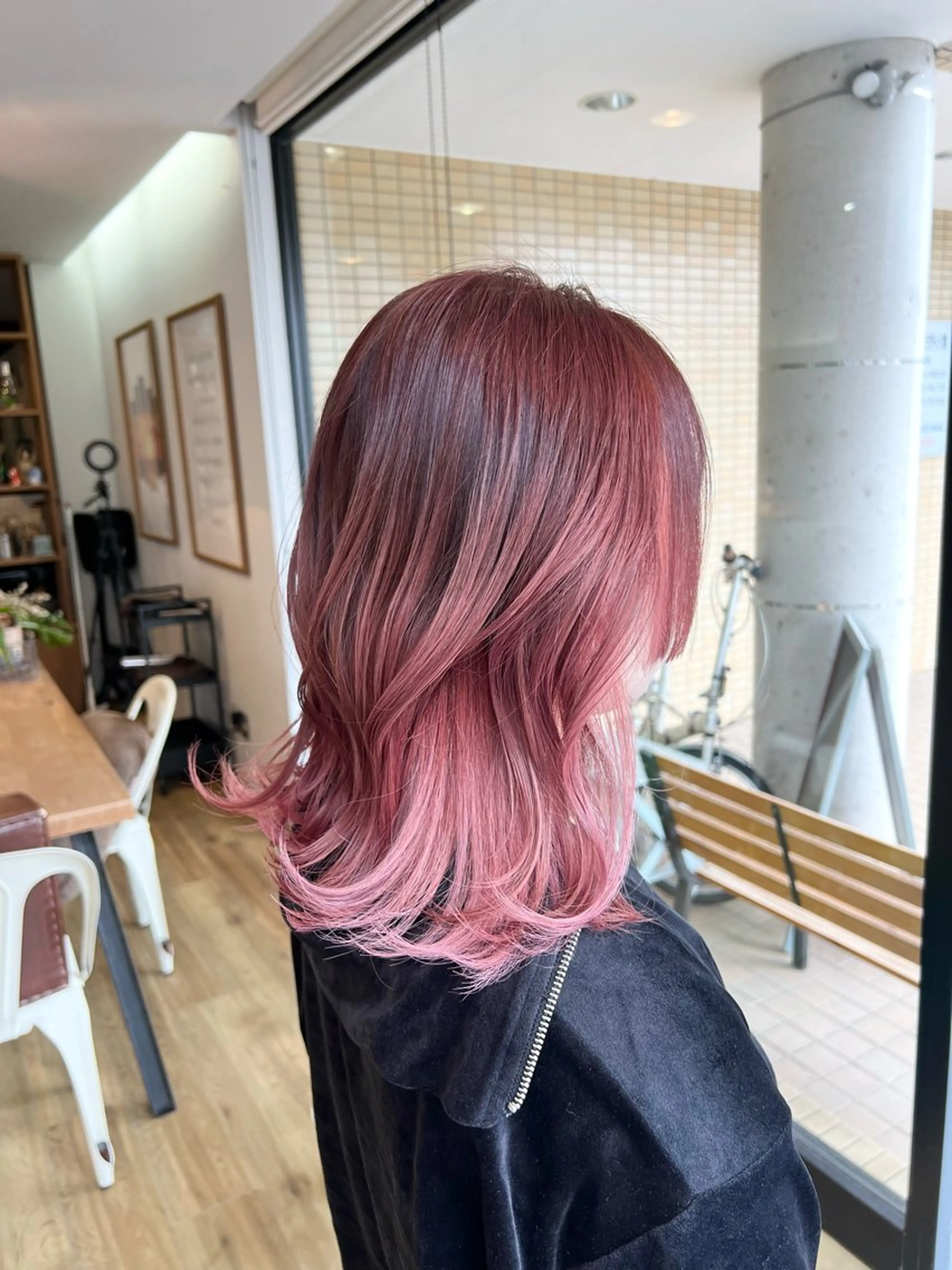ミディアム カラー ピンクカラー レッドカラー ヘアカラー トリートメント 堀 望美のヘアスタイル