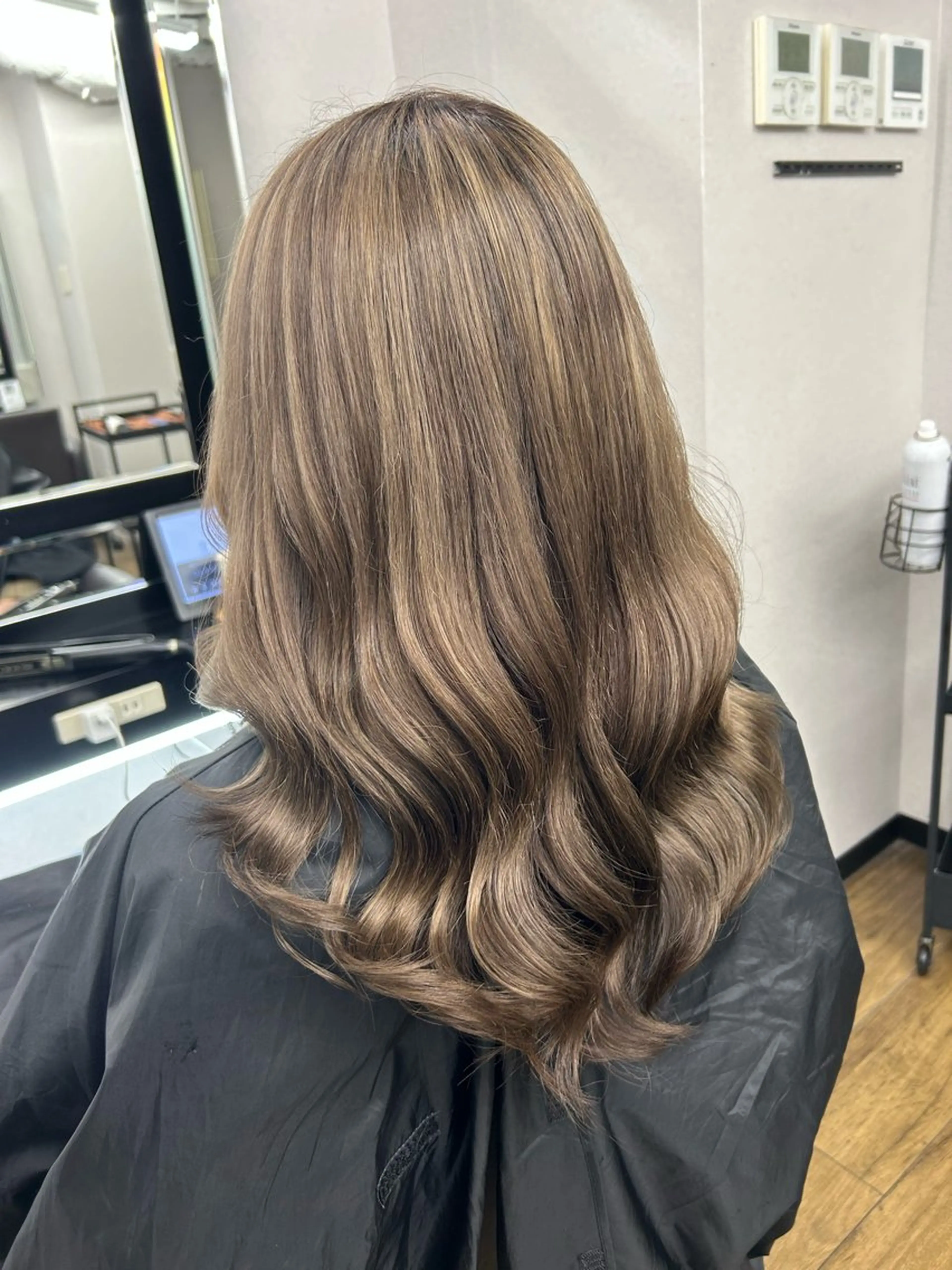 セミロング カラー ヘアアレンジ シールエクステ バレイヤージュ ブリーチ ハイライトカラー ハイトーンカラー alpha. カラーエクステ下妻のヘアスタイル