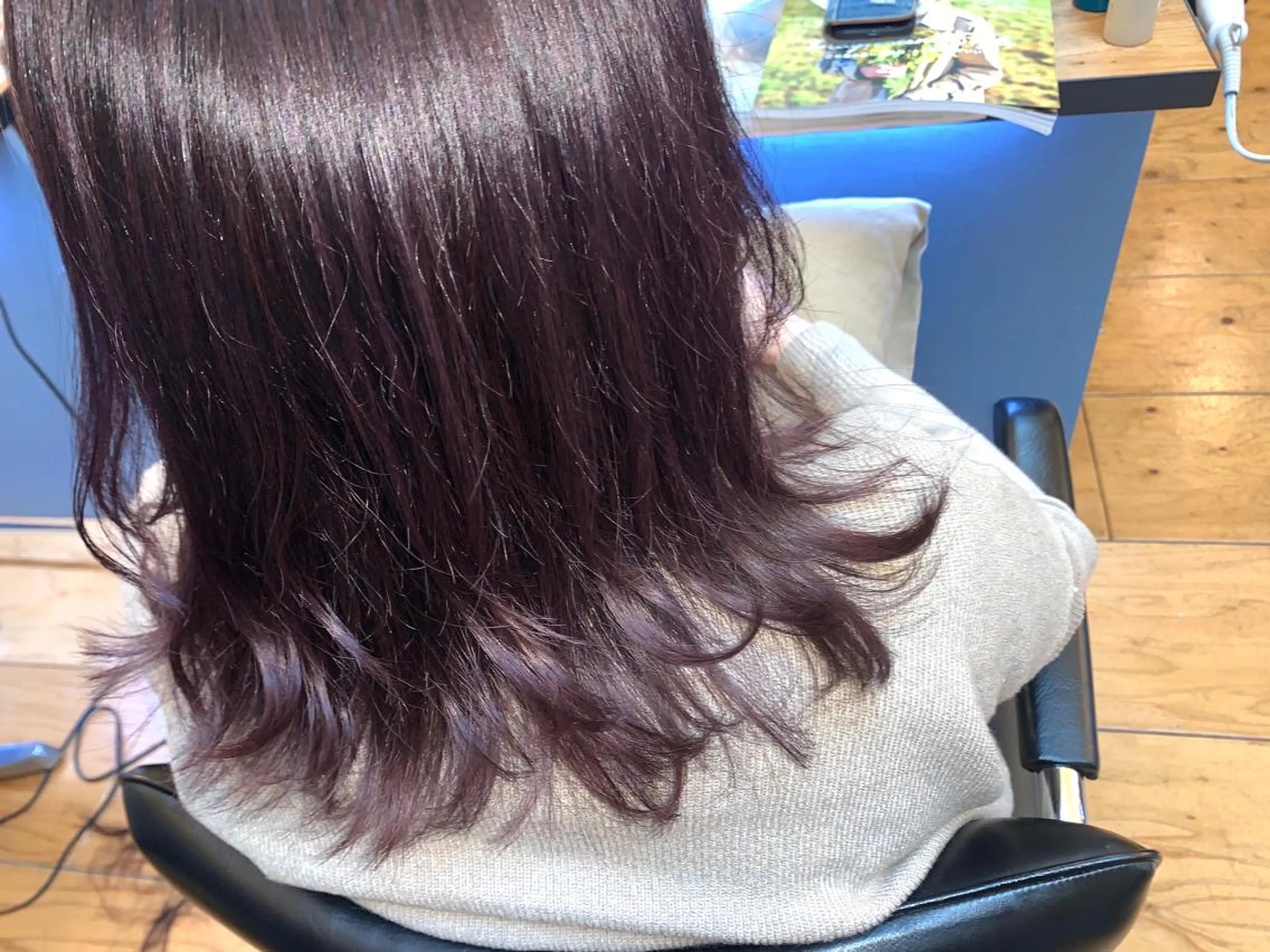 セミロング カラー アッシュ ブリーチ Lagom なかだのヘアスタイル
