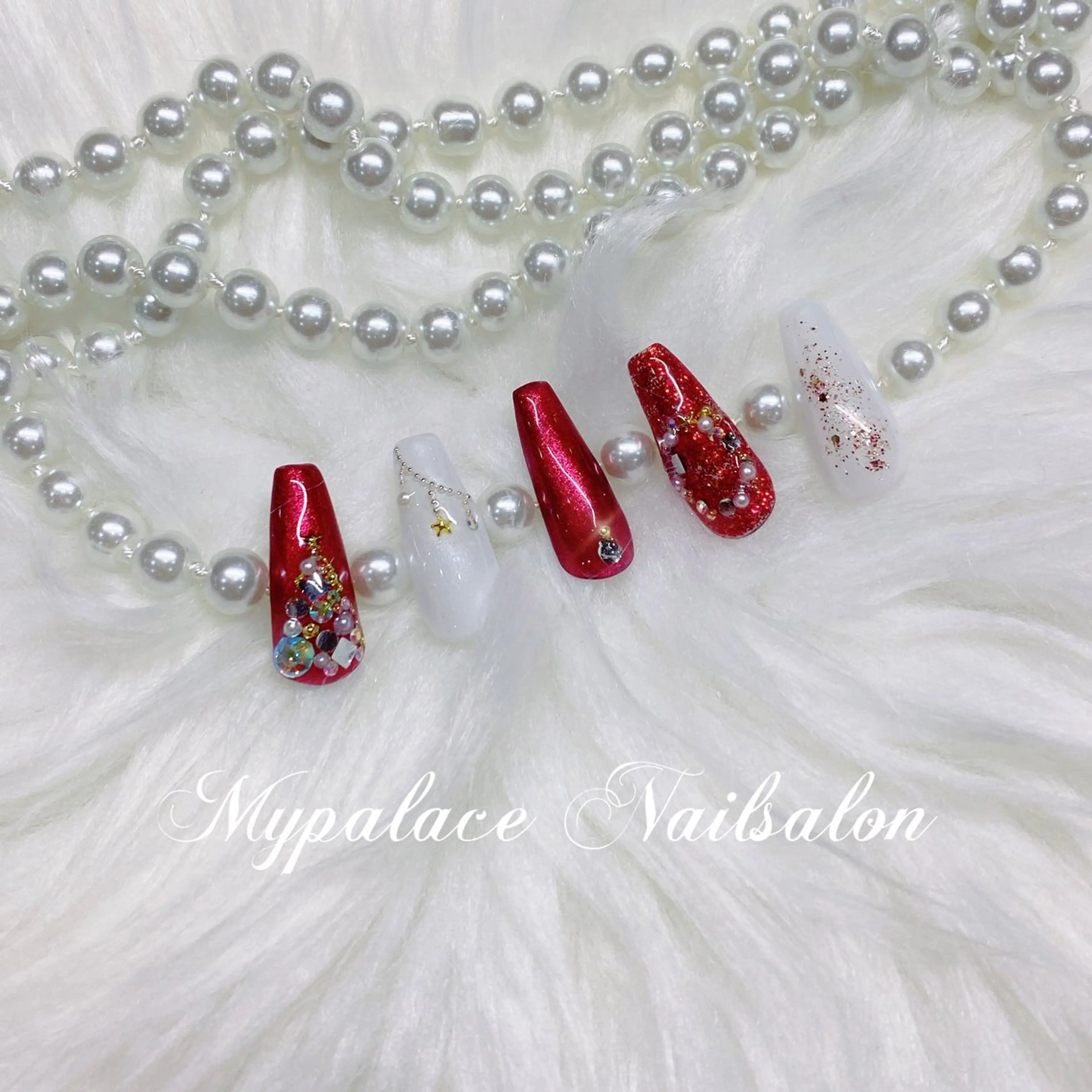 ネイル 赤色 冬ネイル クリスマス ハンドネイル Yuis Nailスカルプ専門のネイルデザイン