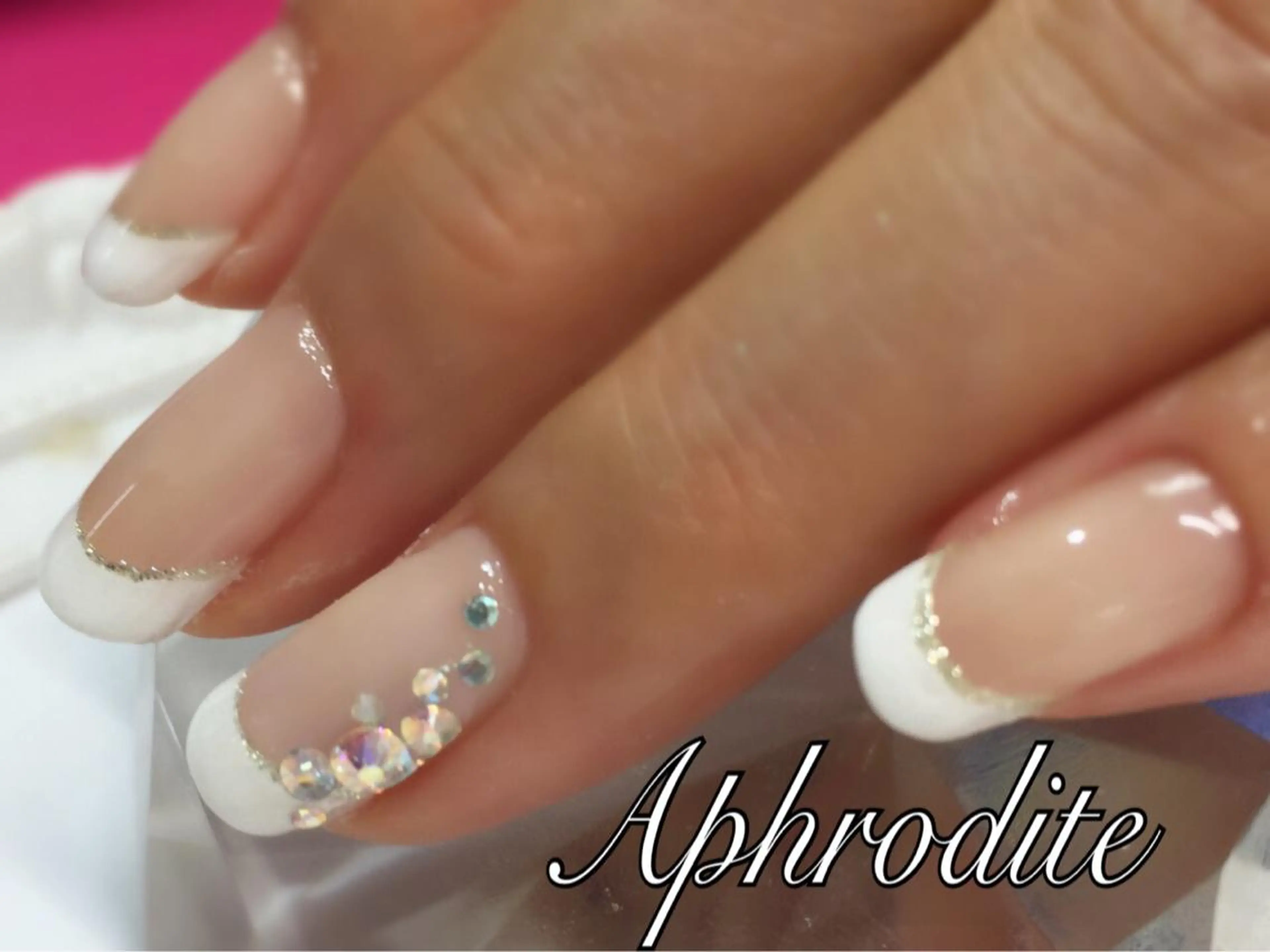 ネイル フレンチネイル APHRODITE Nagisaのネイルデザイン