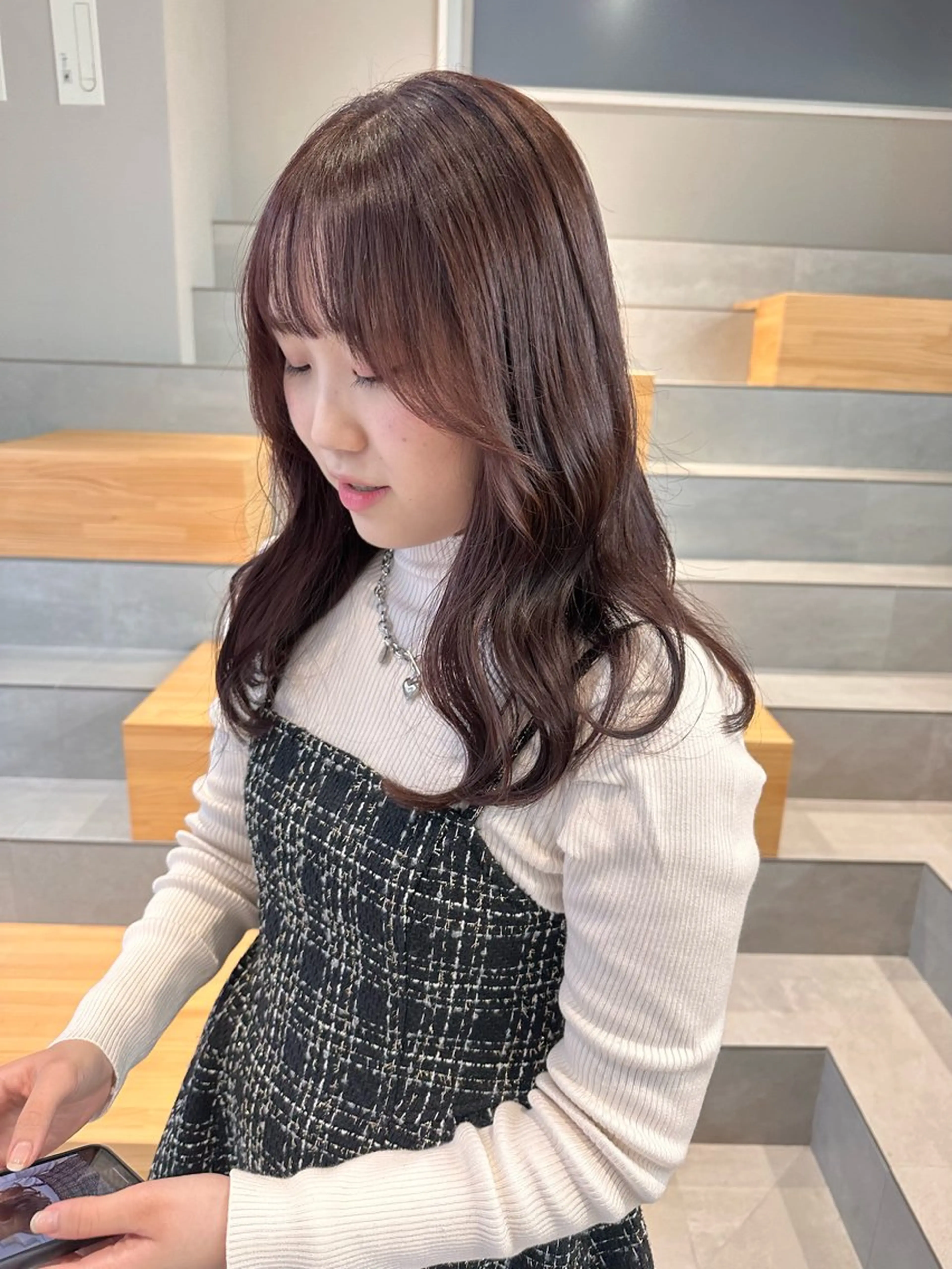 セミロング カラー ブラウンカラー ピンクカラー カット ヘアカラー 染谷 遥花のヘアスタイル