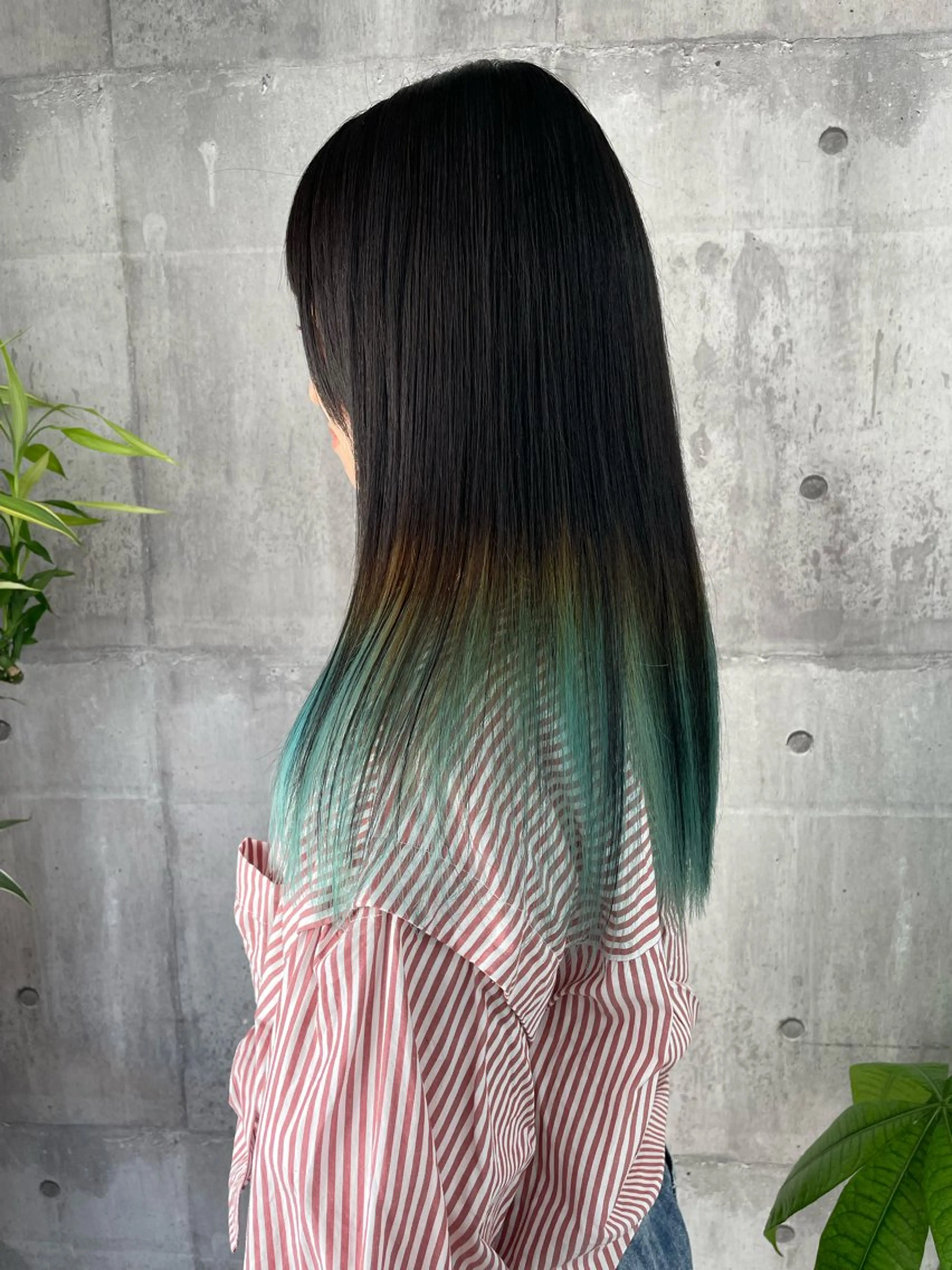 セミロング パーマ 縮毛矯正 錦 茉李のヘアスタイル