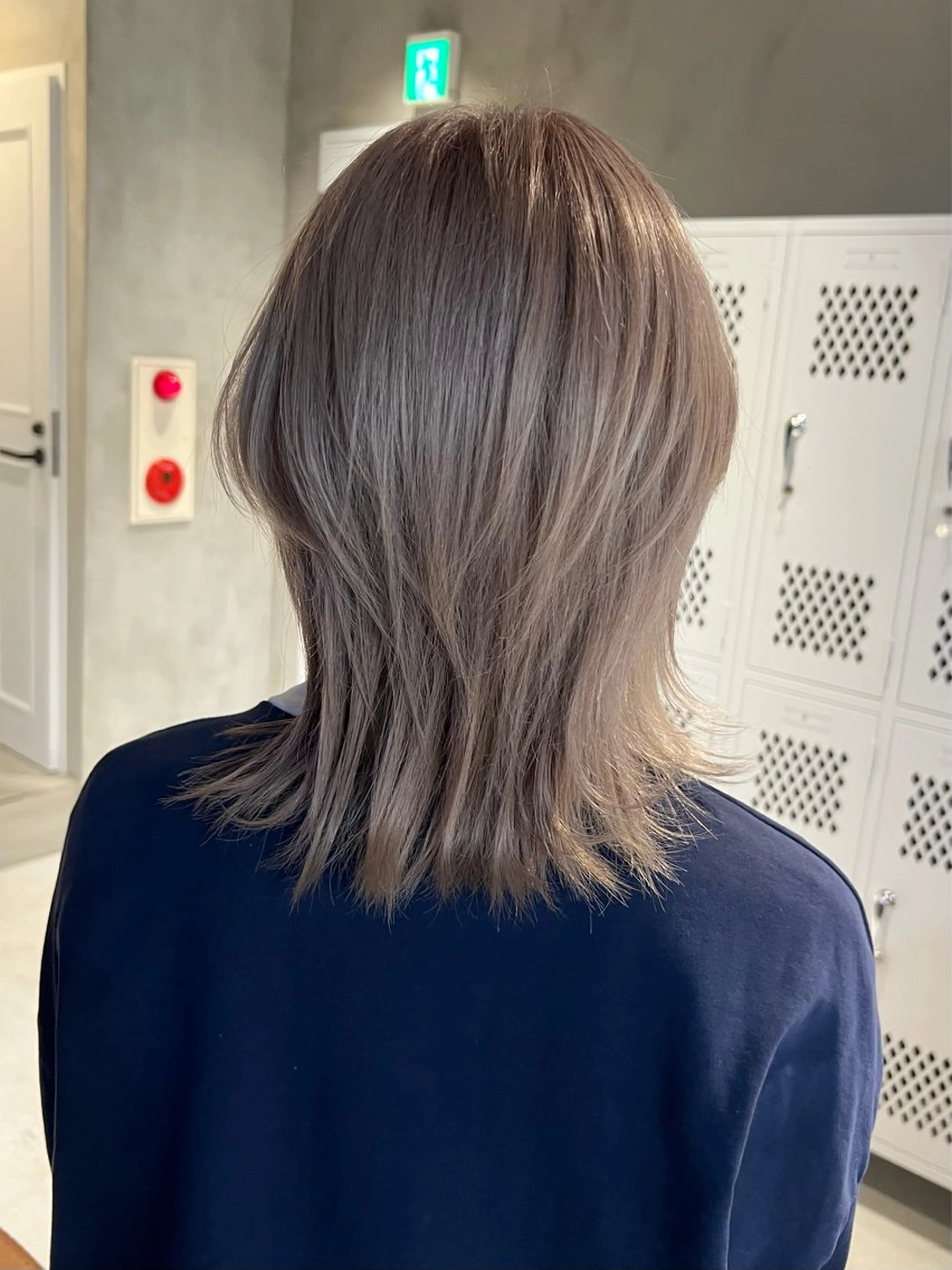 ショート カラー ベージュカラー デザインカラー ハイトーンカラー ミルクティーベージュ ウルフカット ヘアカラー 韓流系パーマ/ シャドウパーマ/廣田のヘアスタイル