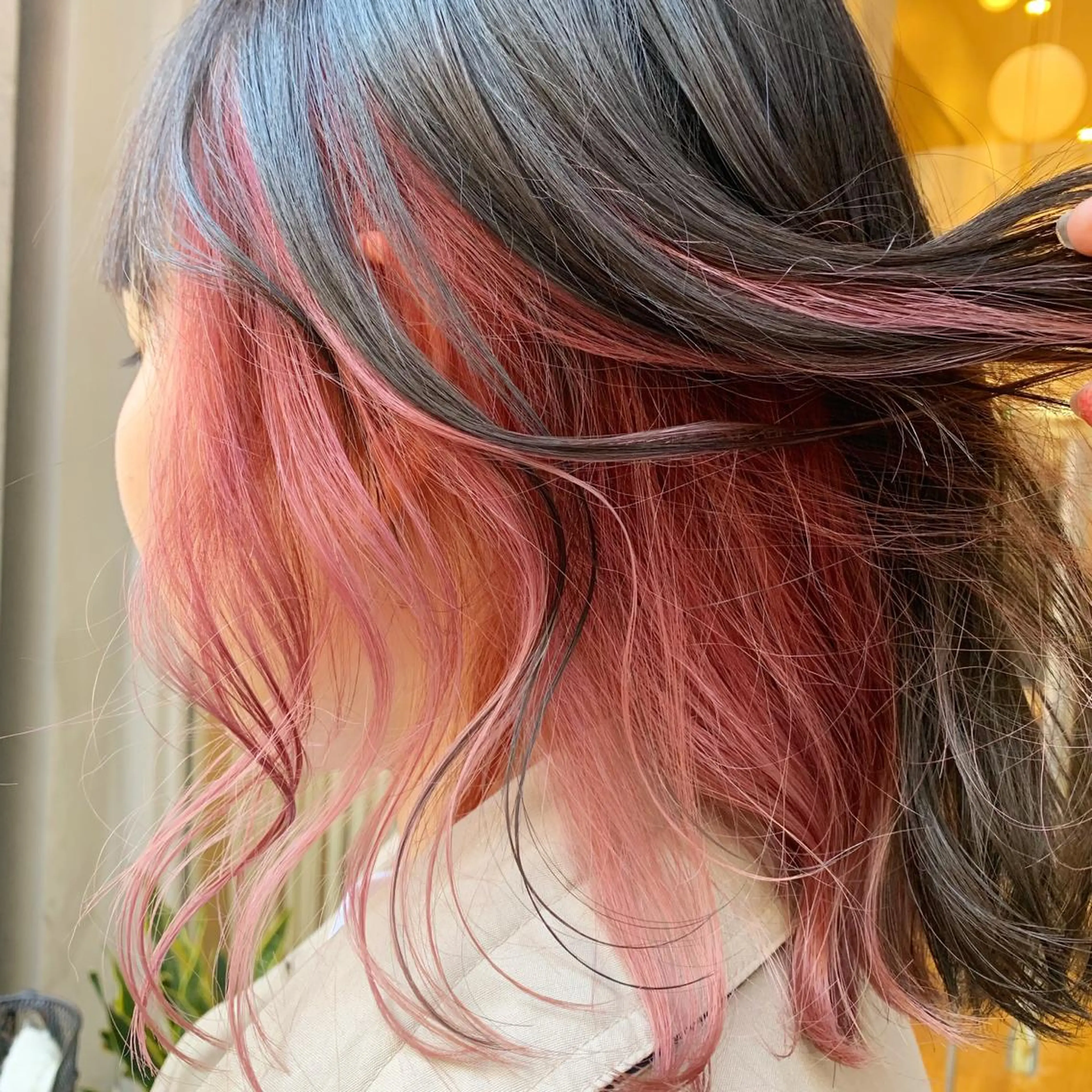 ミディアム カラー ヘアアレンジ FRAME+spa&hair roomなんば駅前店所属・🌸MAYU🌸 ハイトーン➕レイヤーのヘアスタイル