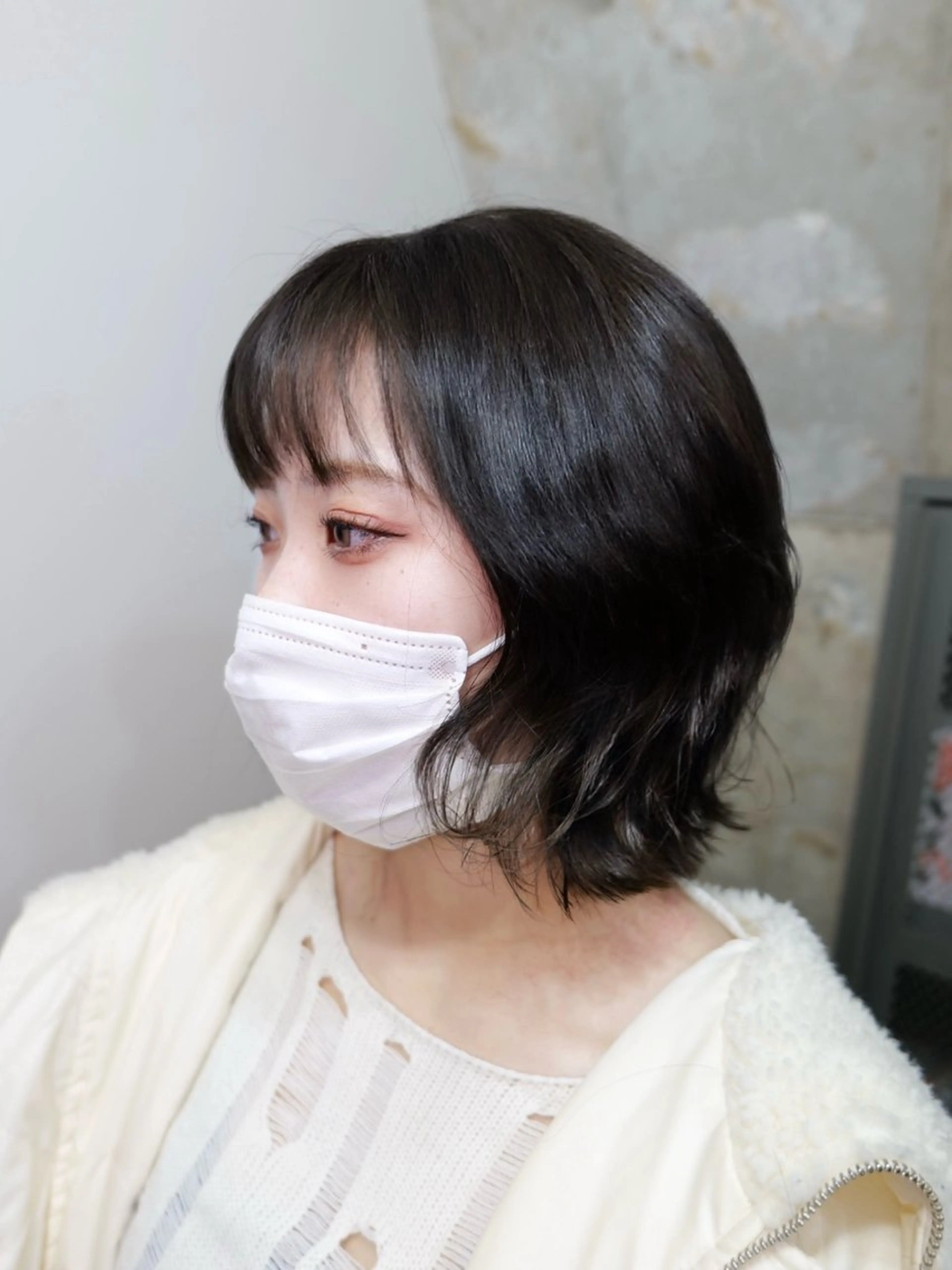 ミディアム カラー 黒髪 𝙱𝙻𝙴𝙽 𝚋𝚢 𝚍𝚘𝚝.所属・🤍BLEN 窓🤍のヘアスタイル