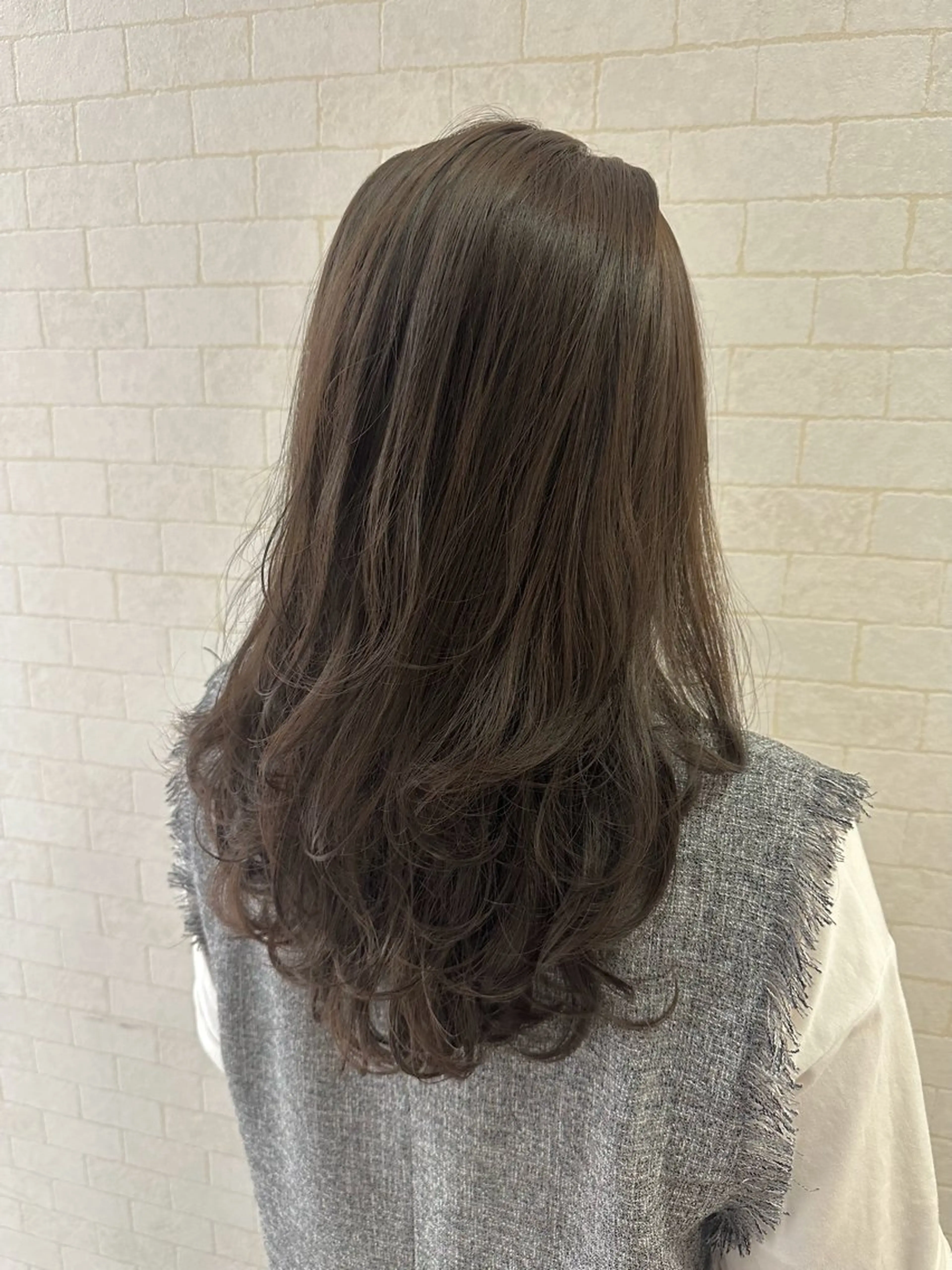 ロング カラー ブリーチ 透明感カラー ダブルカラー ブリーチなしカラー 顔まわりレイヤー 大人レイヤー& 透明感カラー💄のヘアスタイル