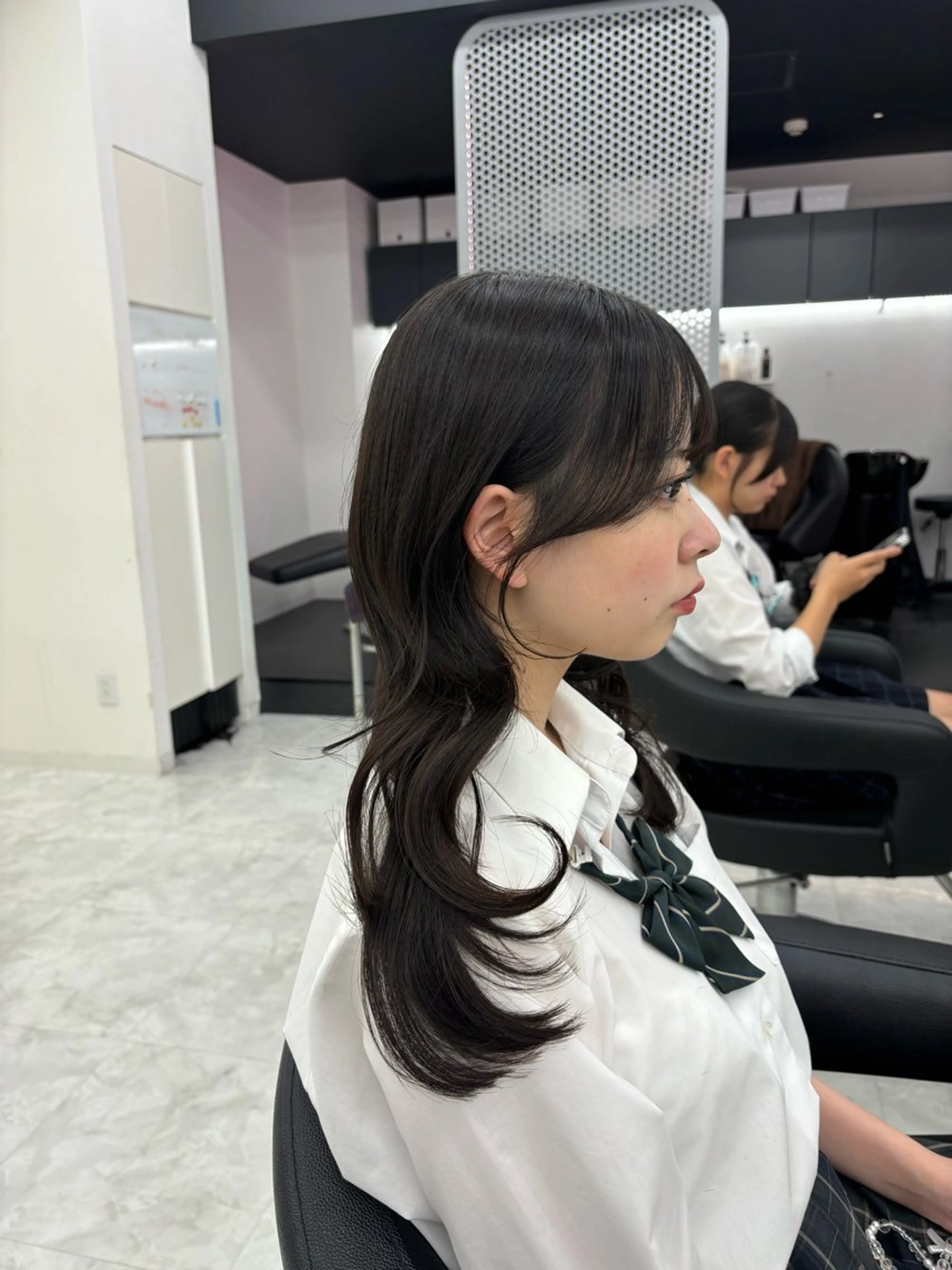 セミロング カット トリートメント ヘッドスパ ヘアセット 韓国レイヤー ハッシュカットのヘアスタイル